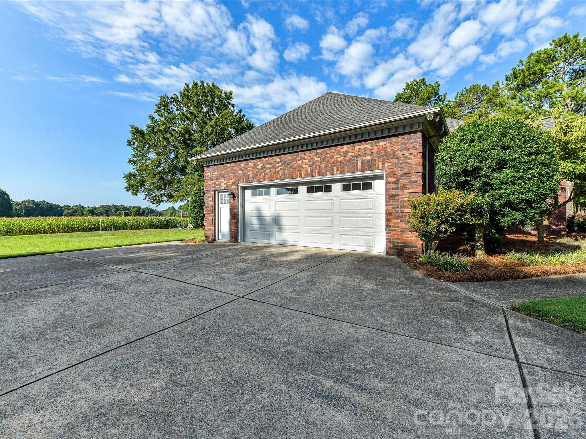 279 James Road — Oakboro