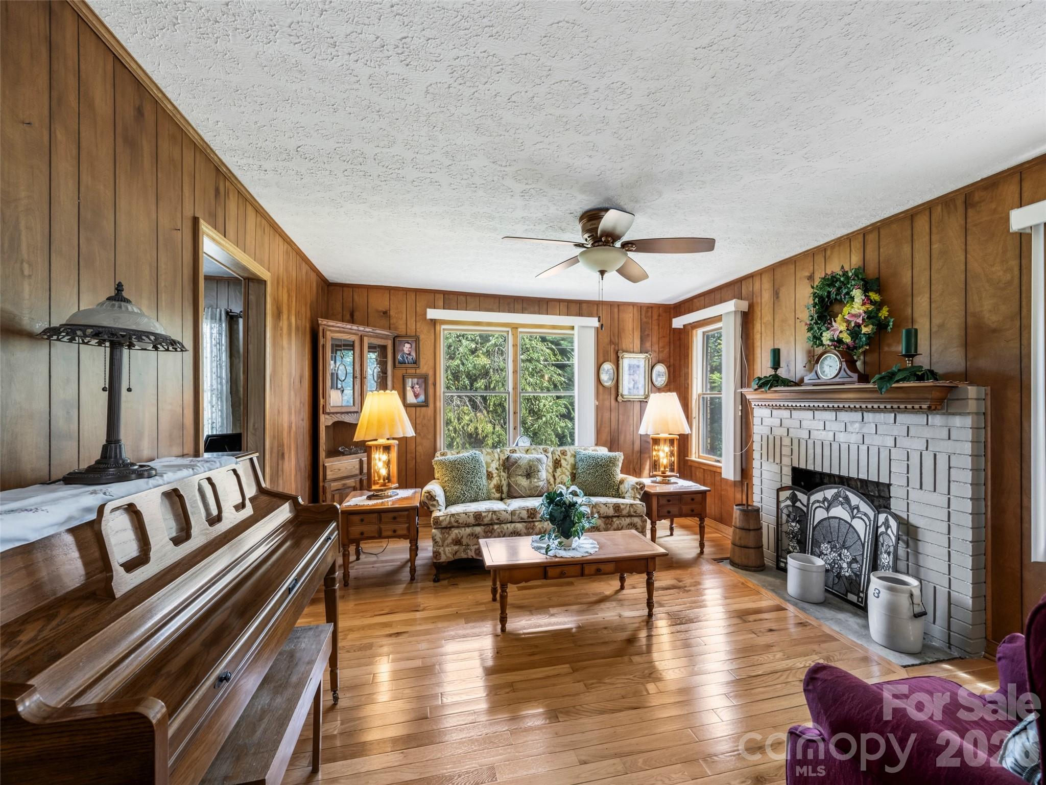 53 Salem Road — Weaverville
