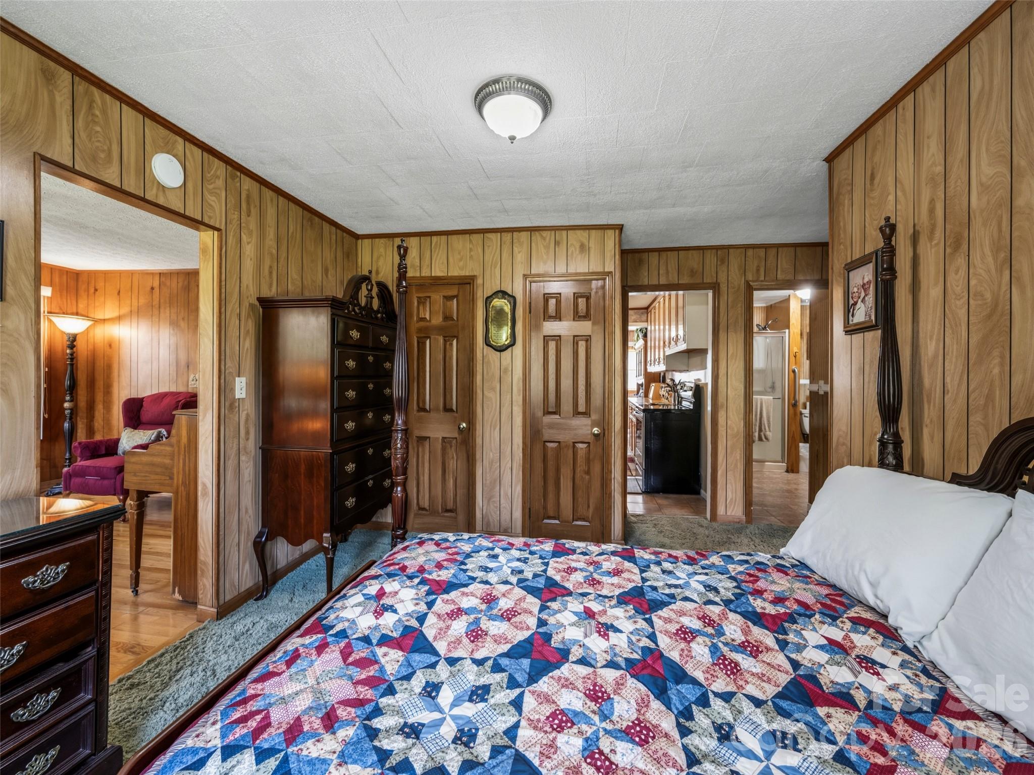 53 Salem Road — Weaverville