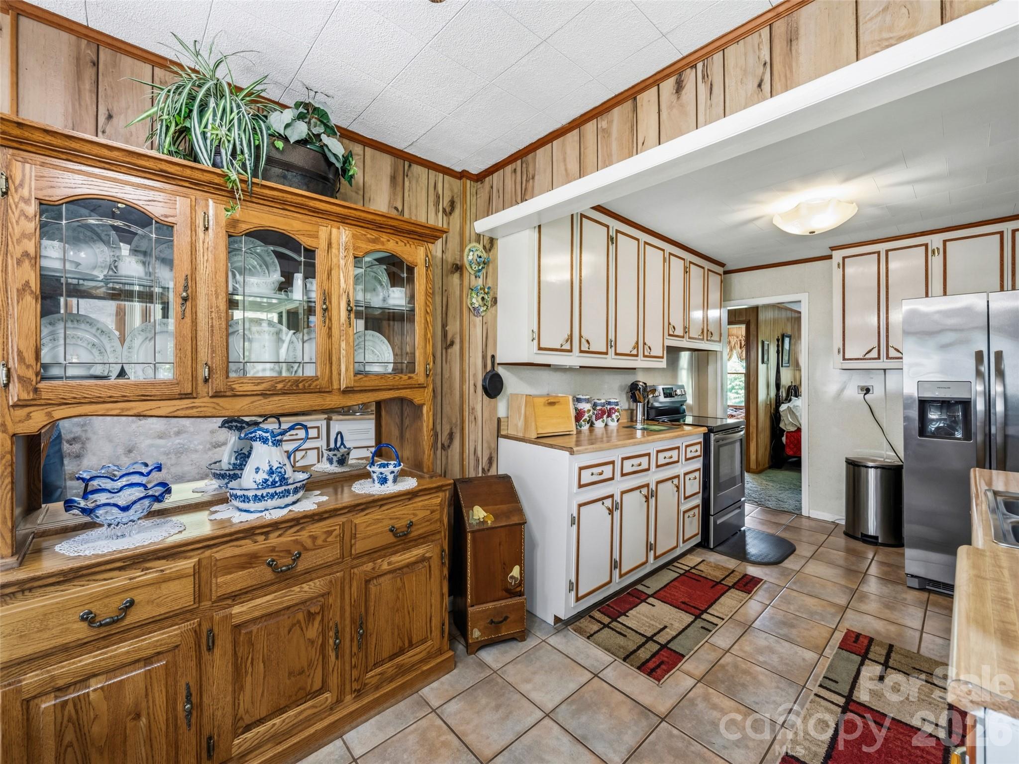 53 Salem Road — Weaverville
