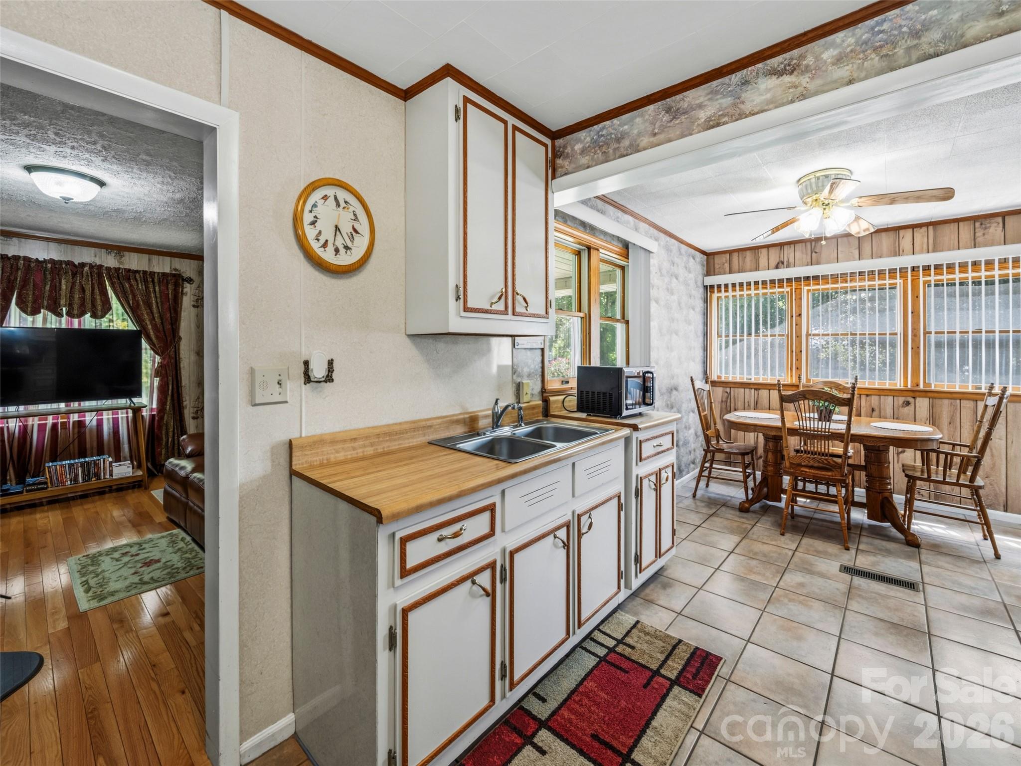 53 Salem Road — Weaverville