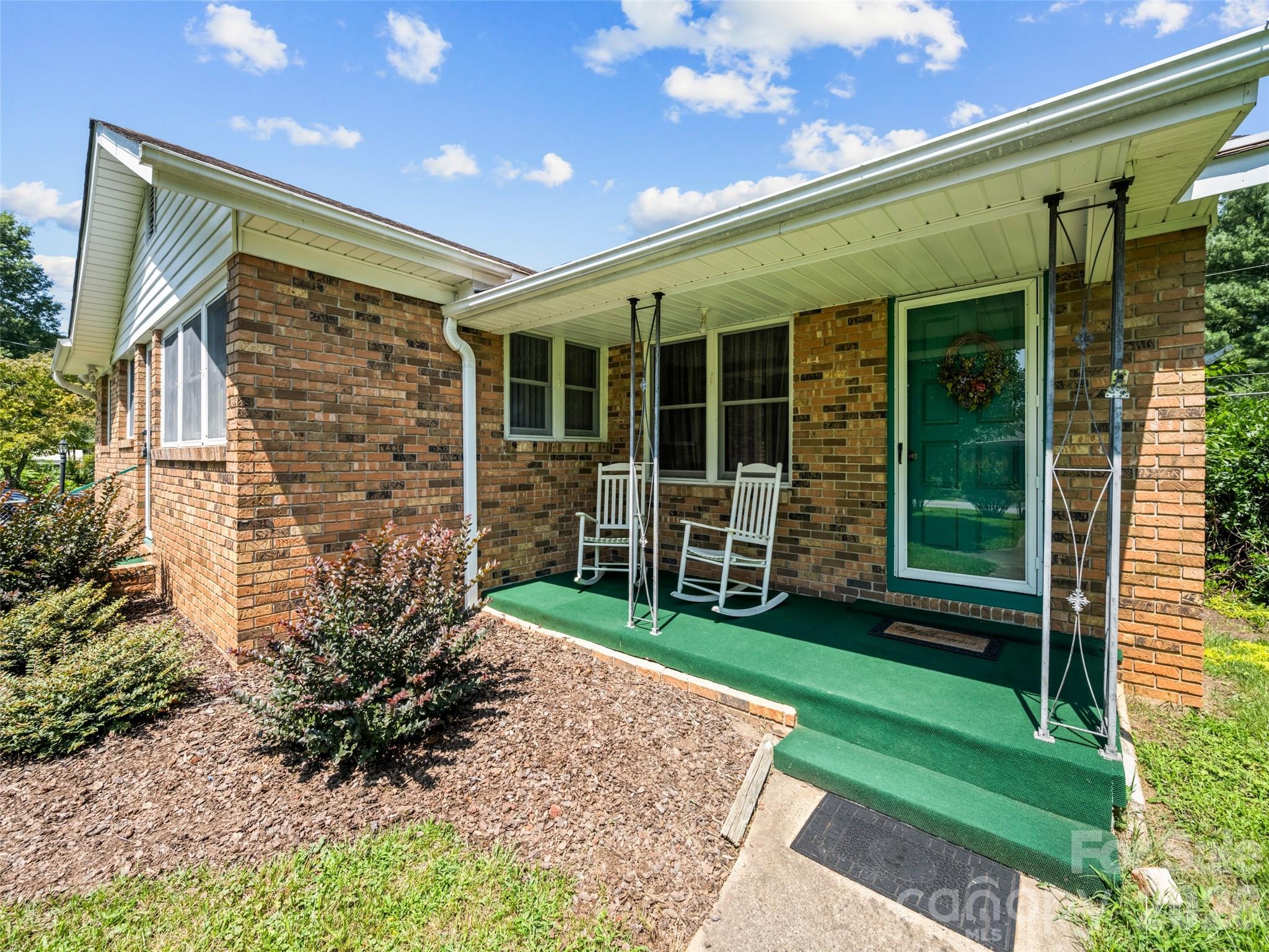 53 Salem Road — Weaverville