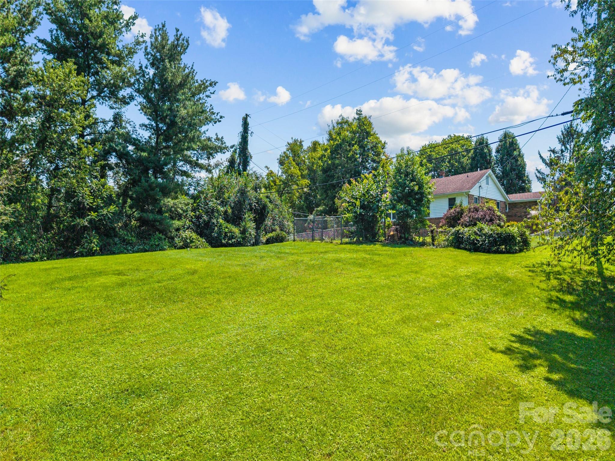 53 Salem Road — Weaverville