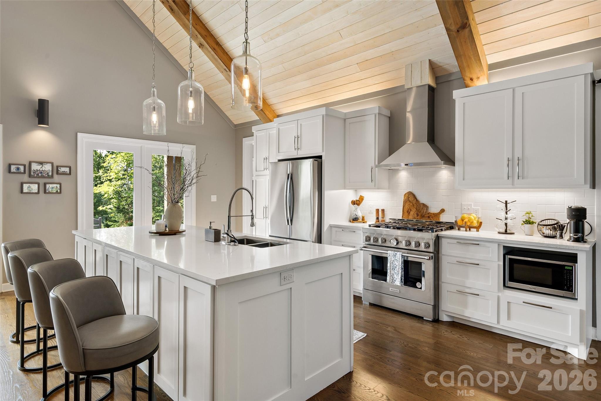 6521 Lake James Road — Marion