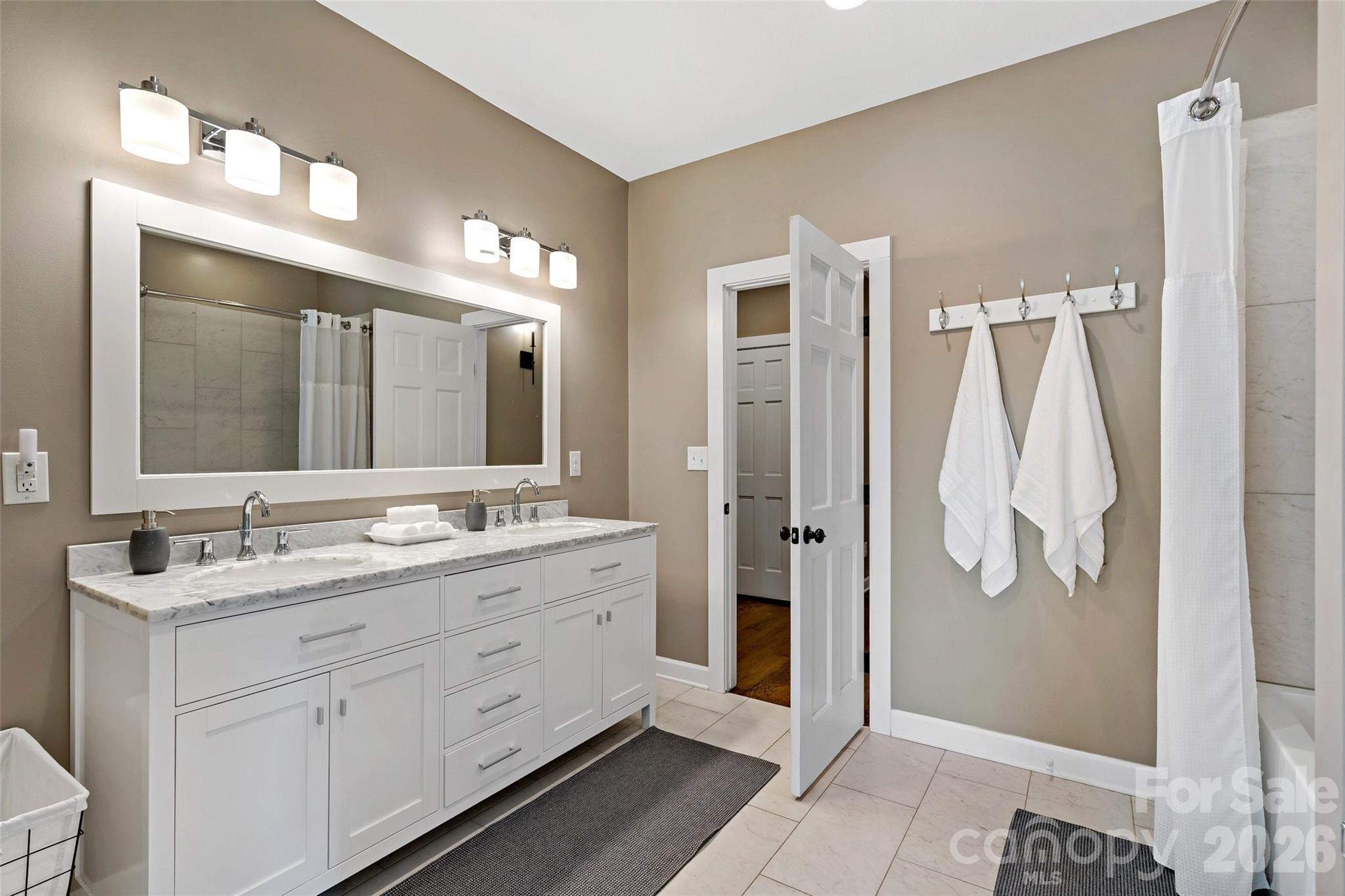 6521 Lake James Road — Marion
