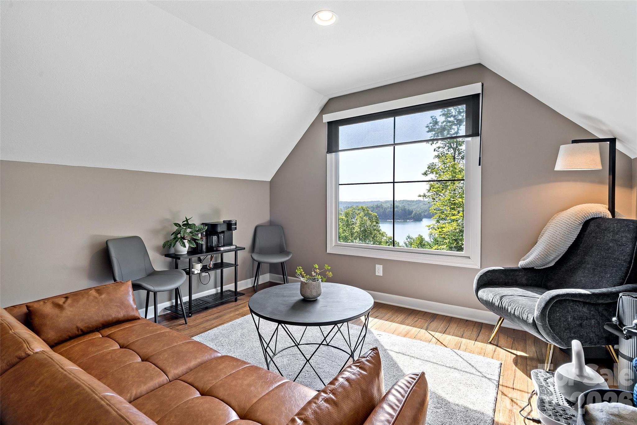 6521 Lake James Road — Marion