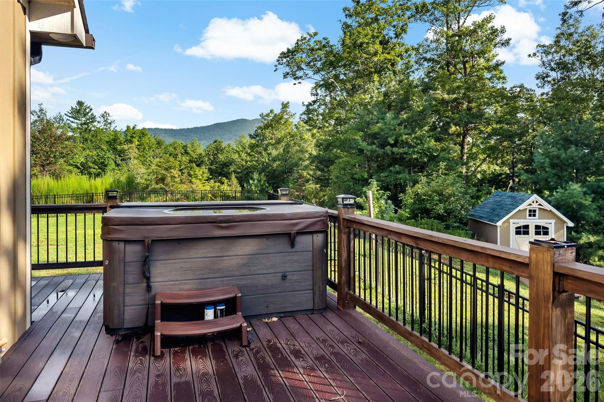6521 Lake James Road — Marion