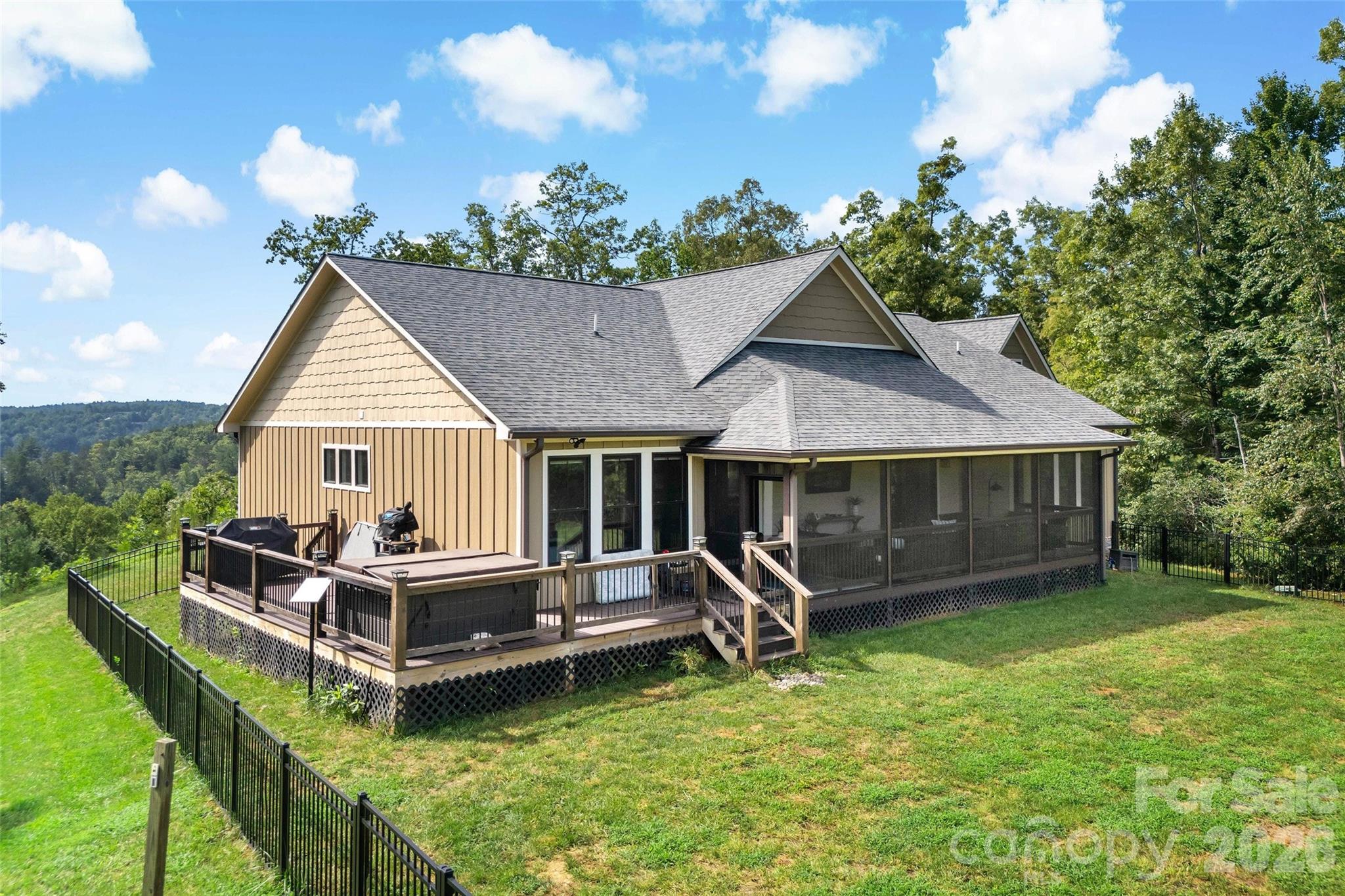 6521 Lake James Road — Marion