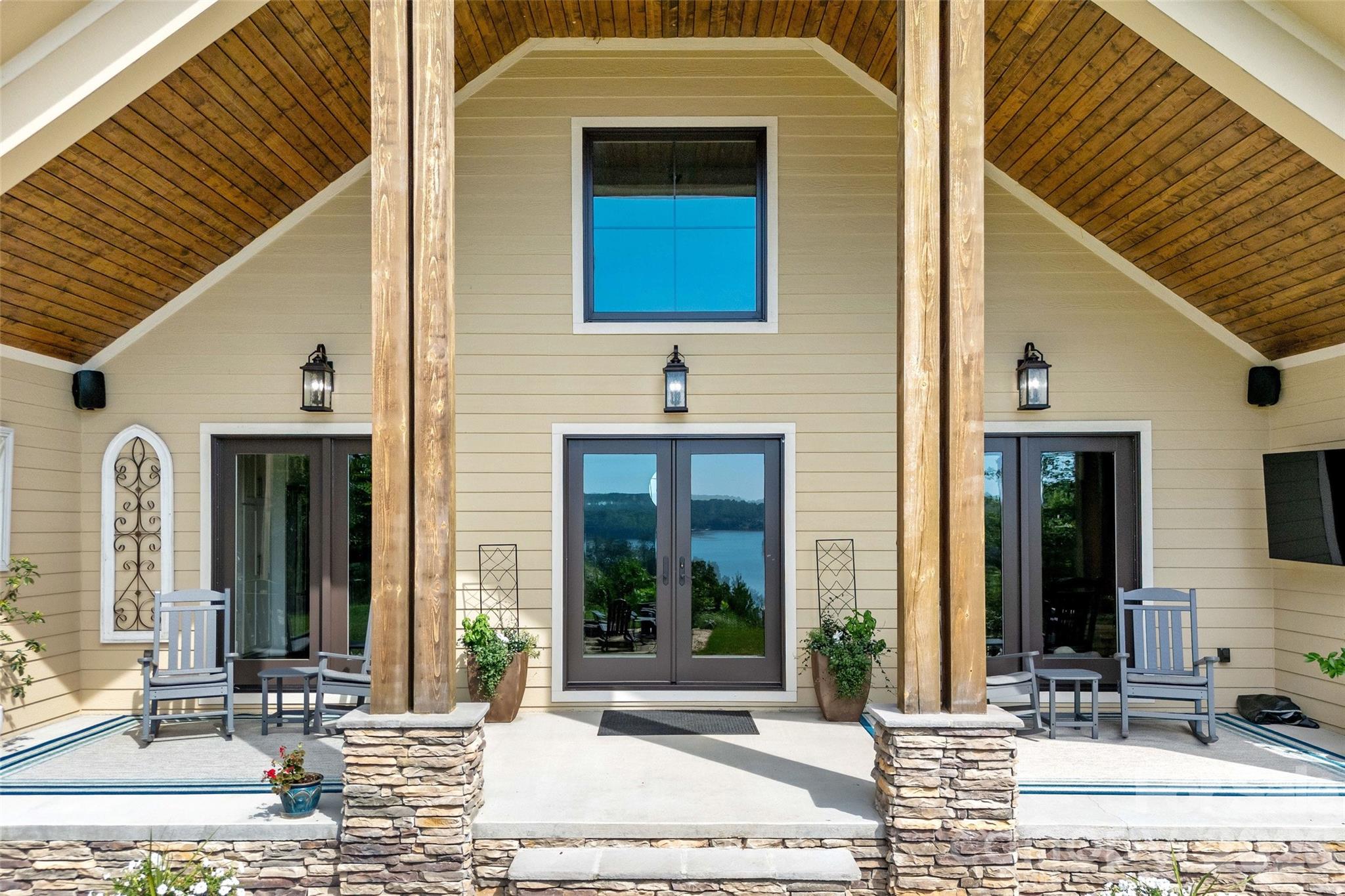 6521 Lake James Road — Marion