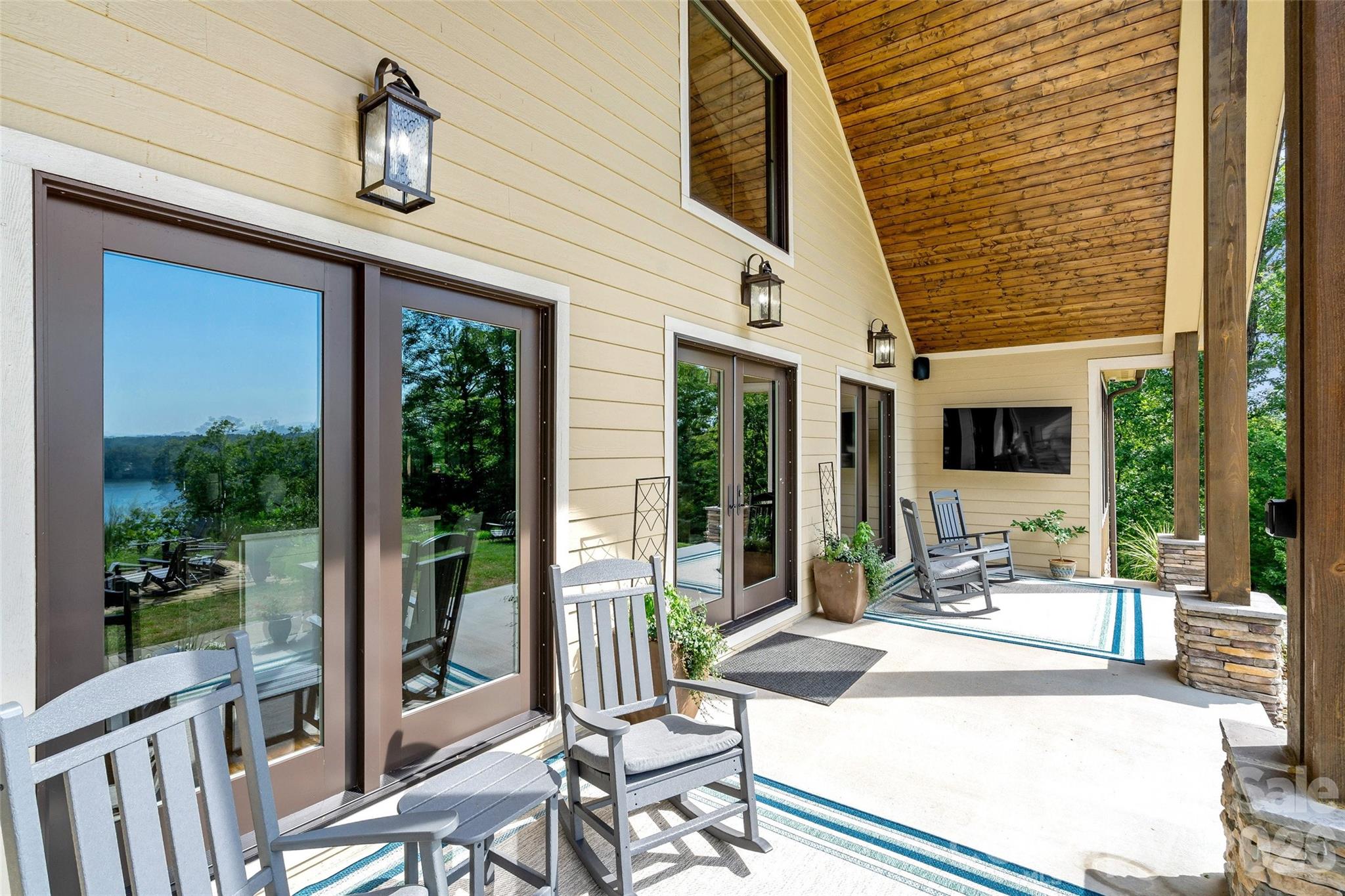 6521 Lake James Road — Marion