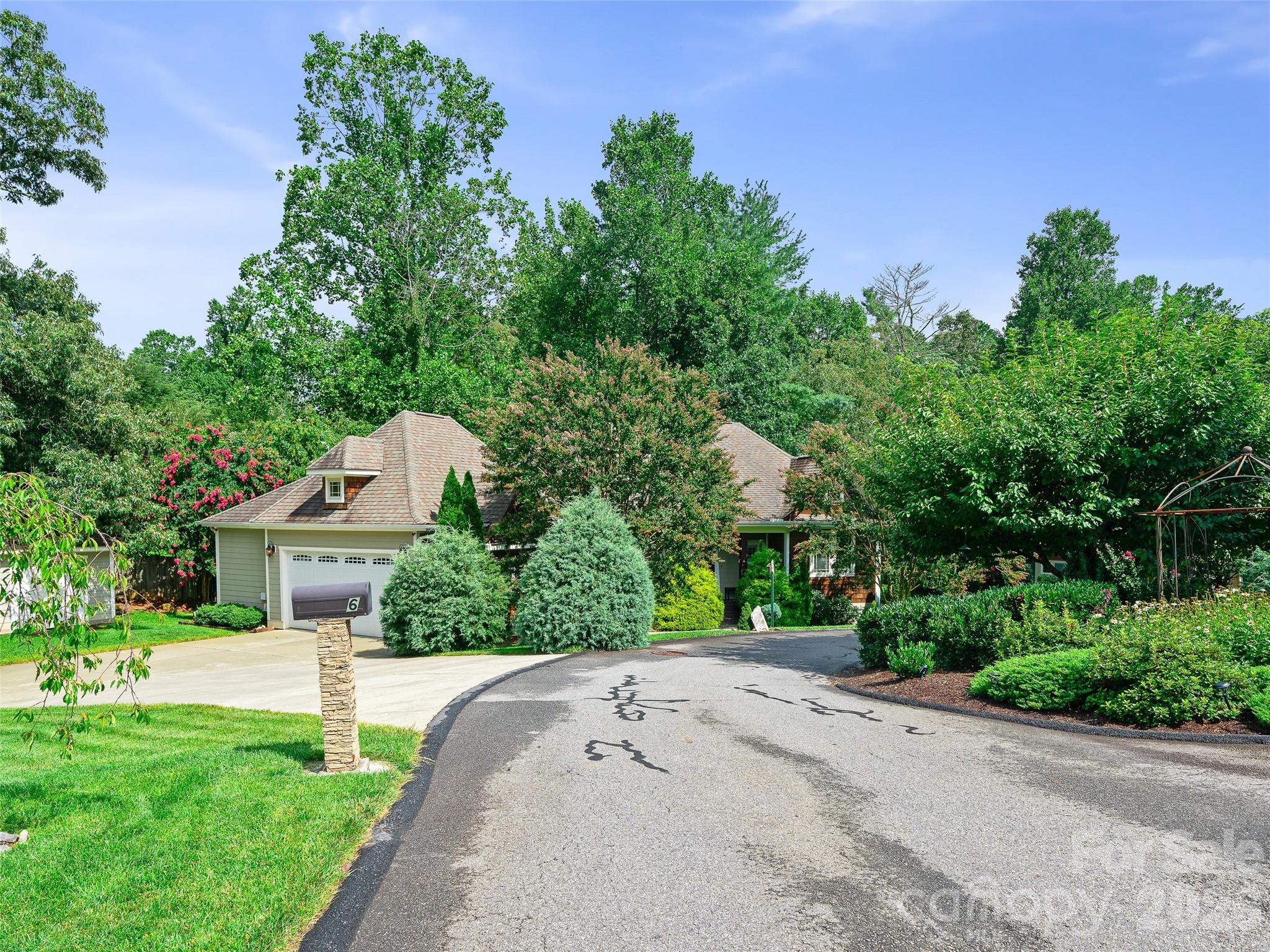 6 Oak Springs Drive — Arden