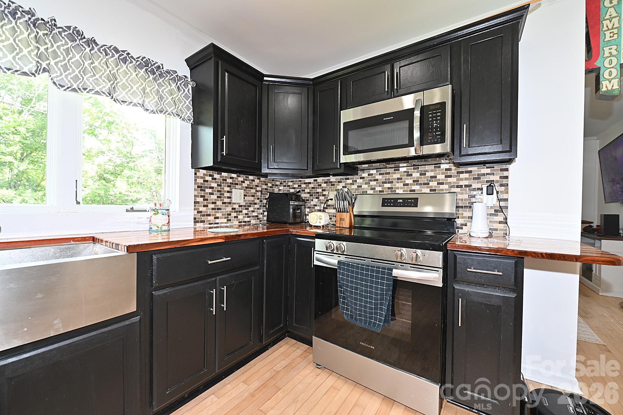 3392 Pearidge Road — Bostic