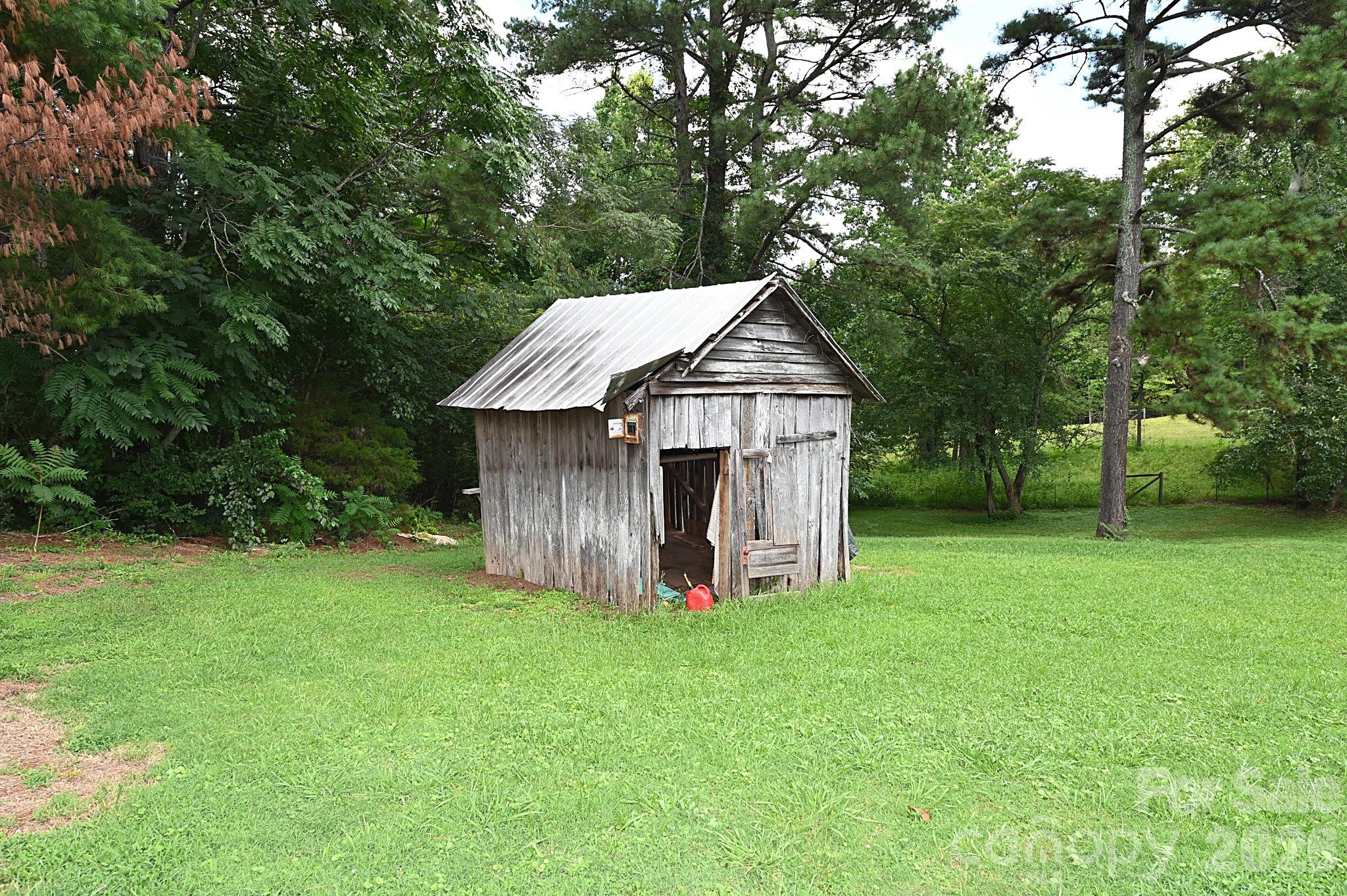 3392 Pearidge Road — Bostic