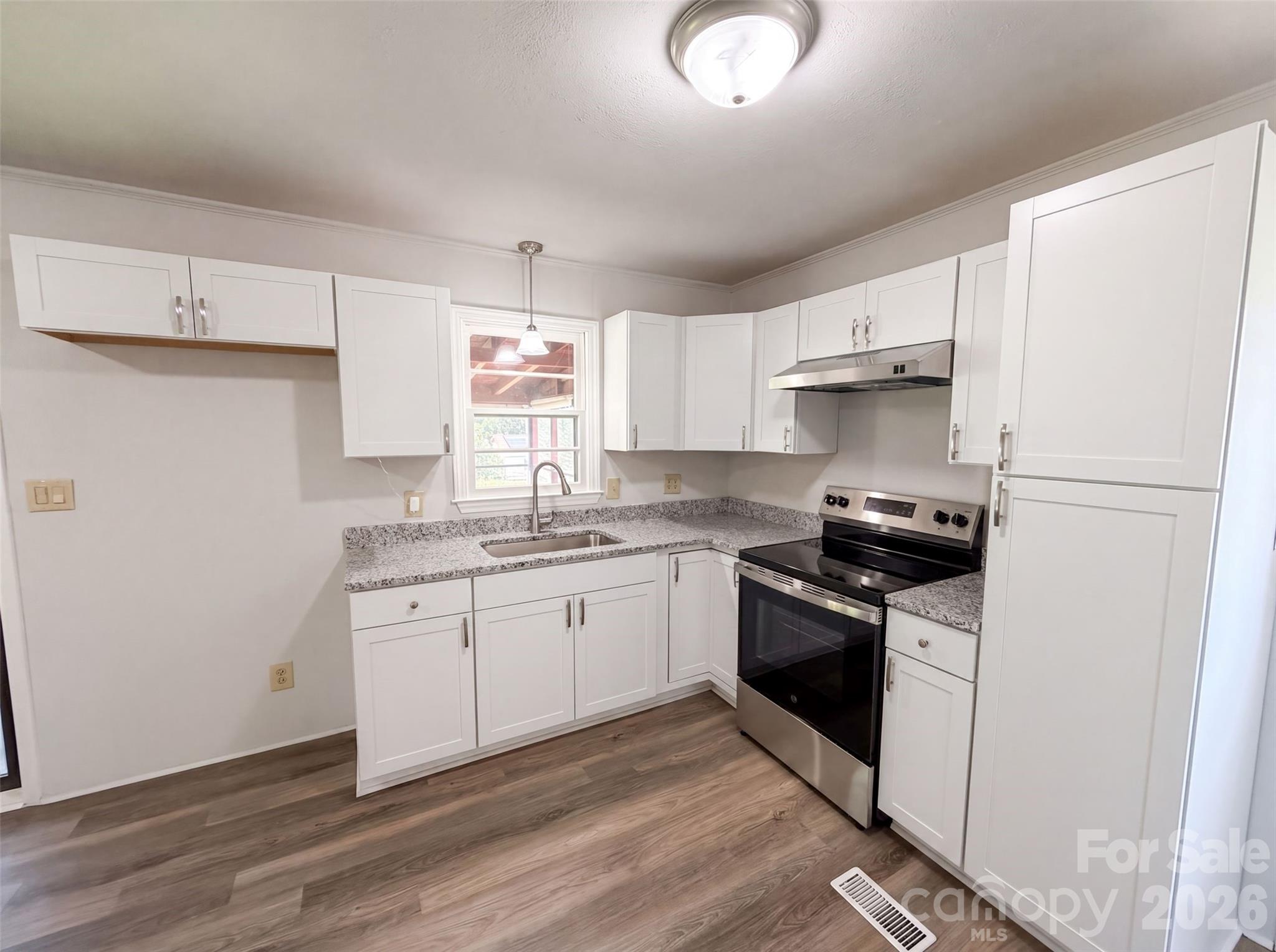 310 W Indiana Avenue — Bessemer City