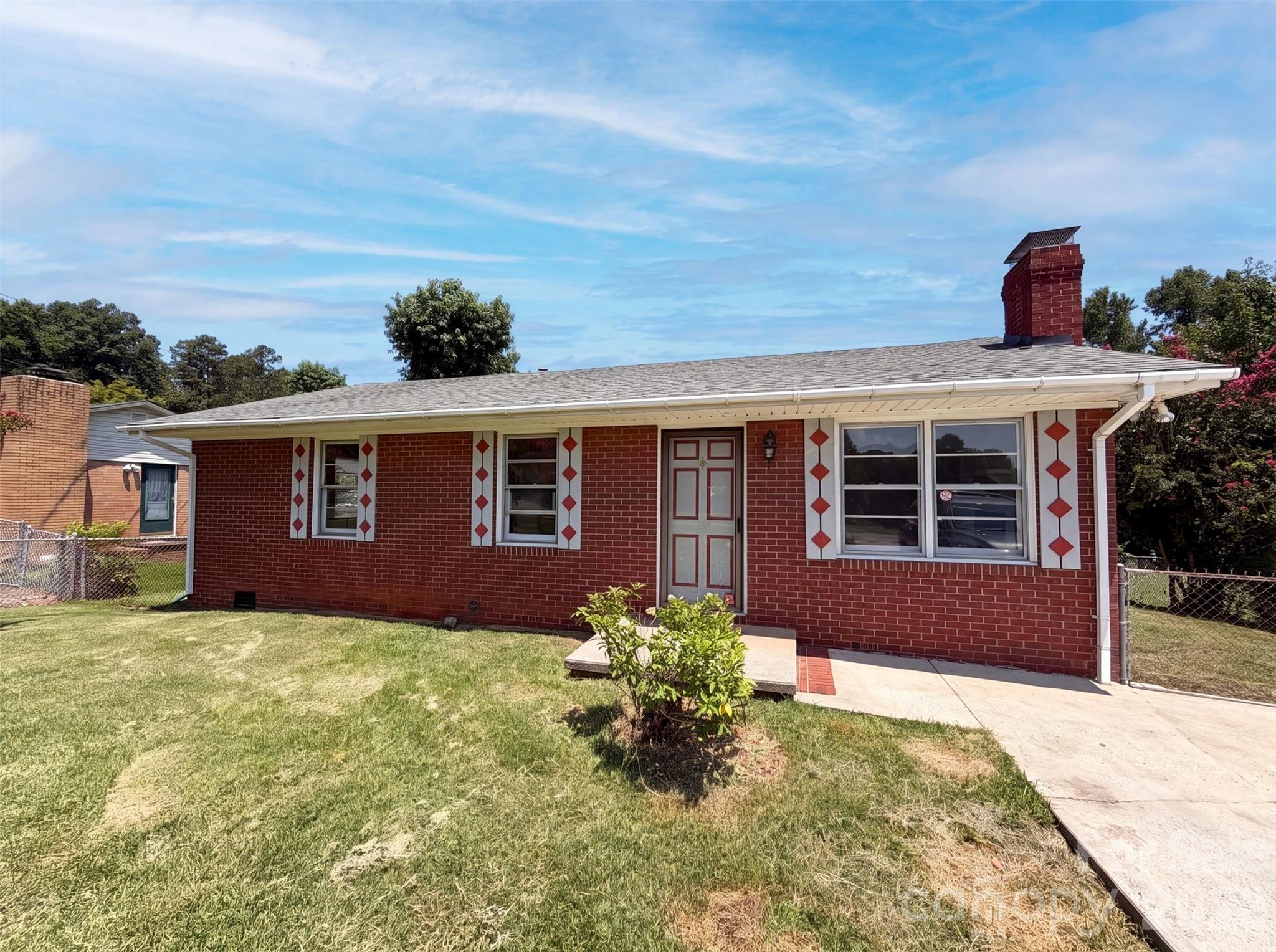 310 W Indiana Avenue — Bessemer City