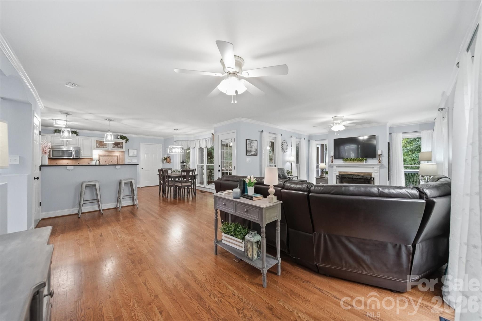 6253 Riviera Run Estates Drive — Hickory