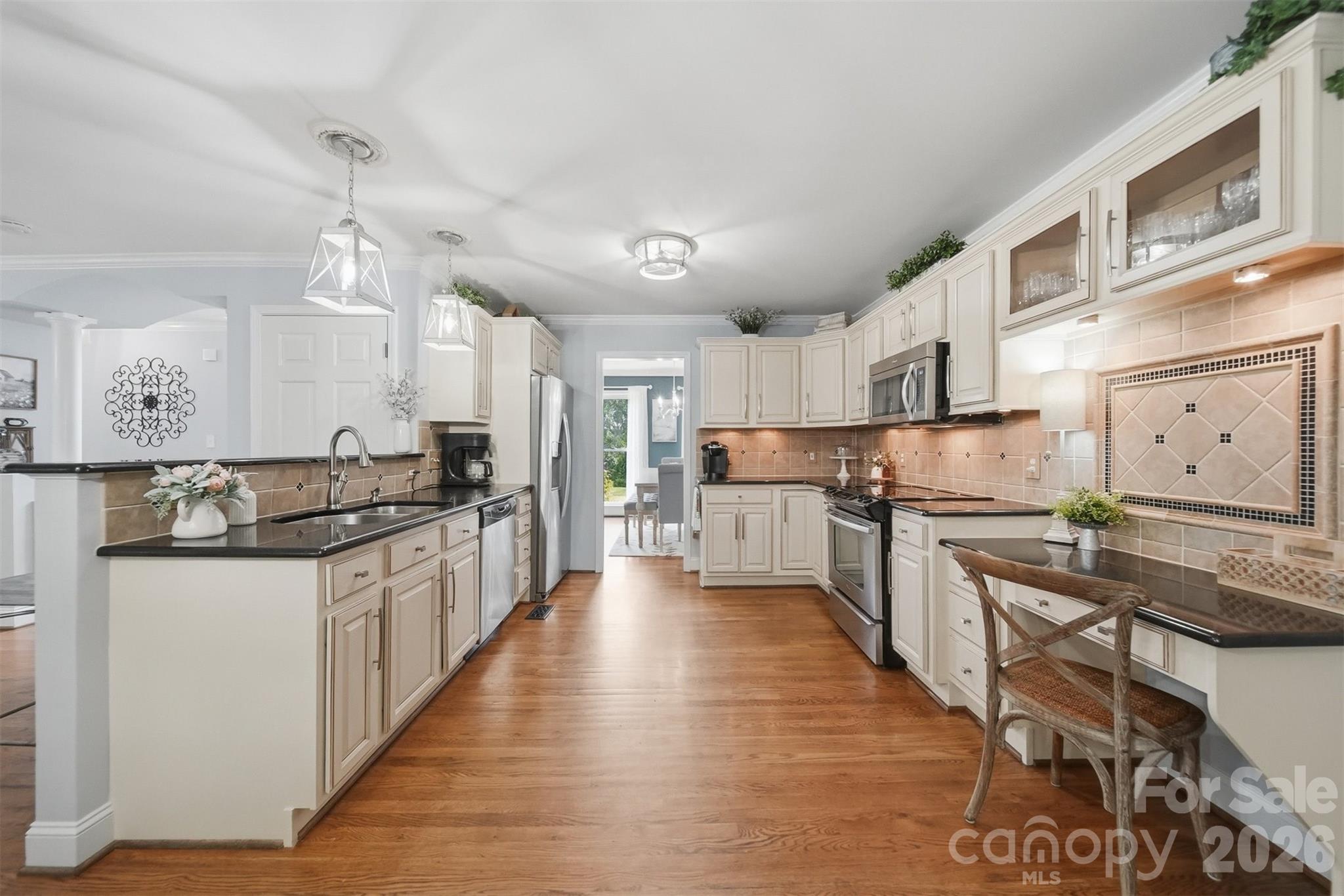 6253 Riviera Run Estates Drive — Hickory