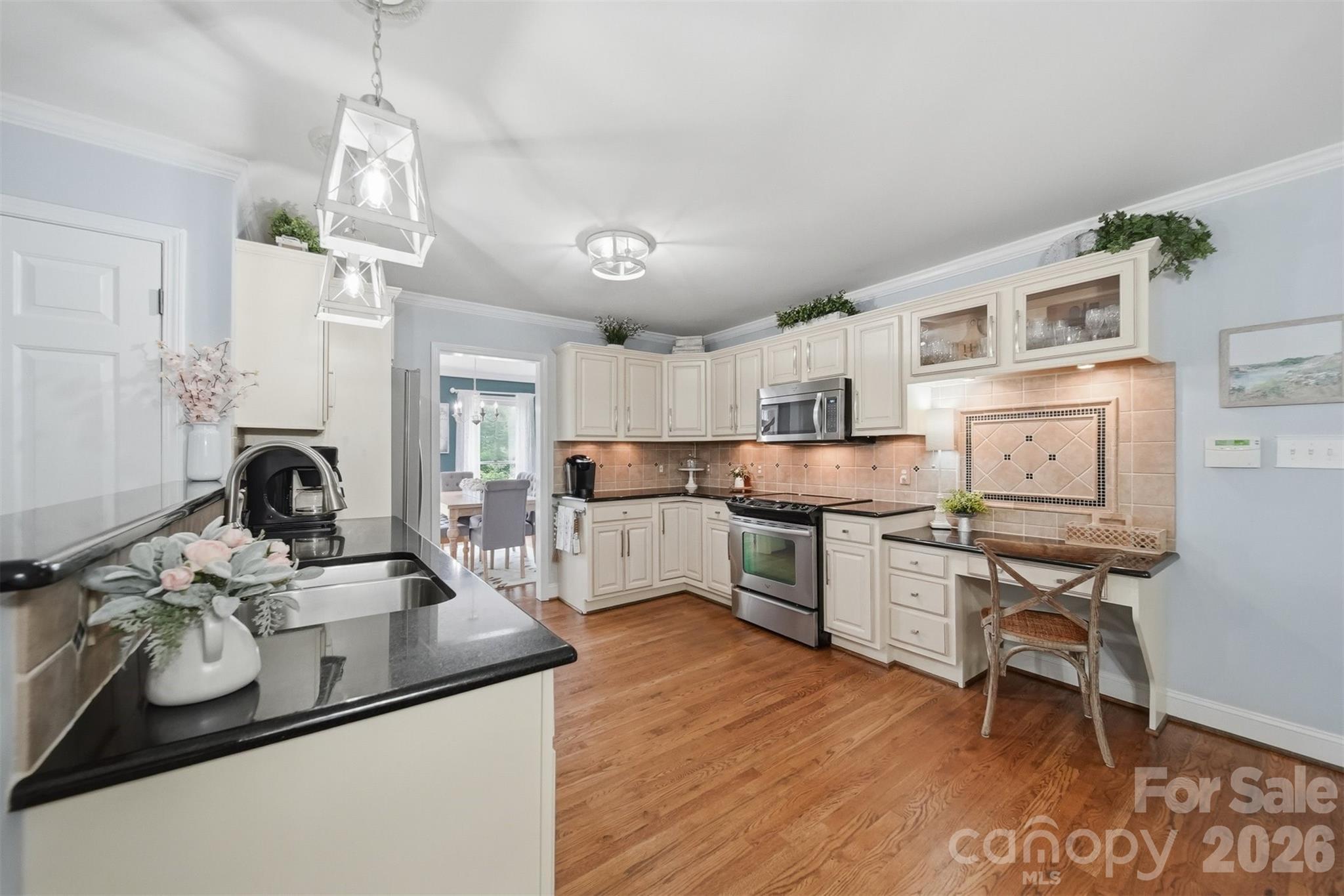 6253 Riviera Run Estates Drive — Hickory