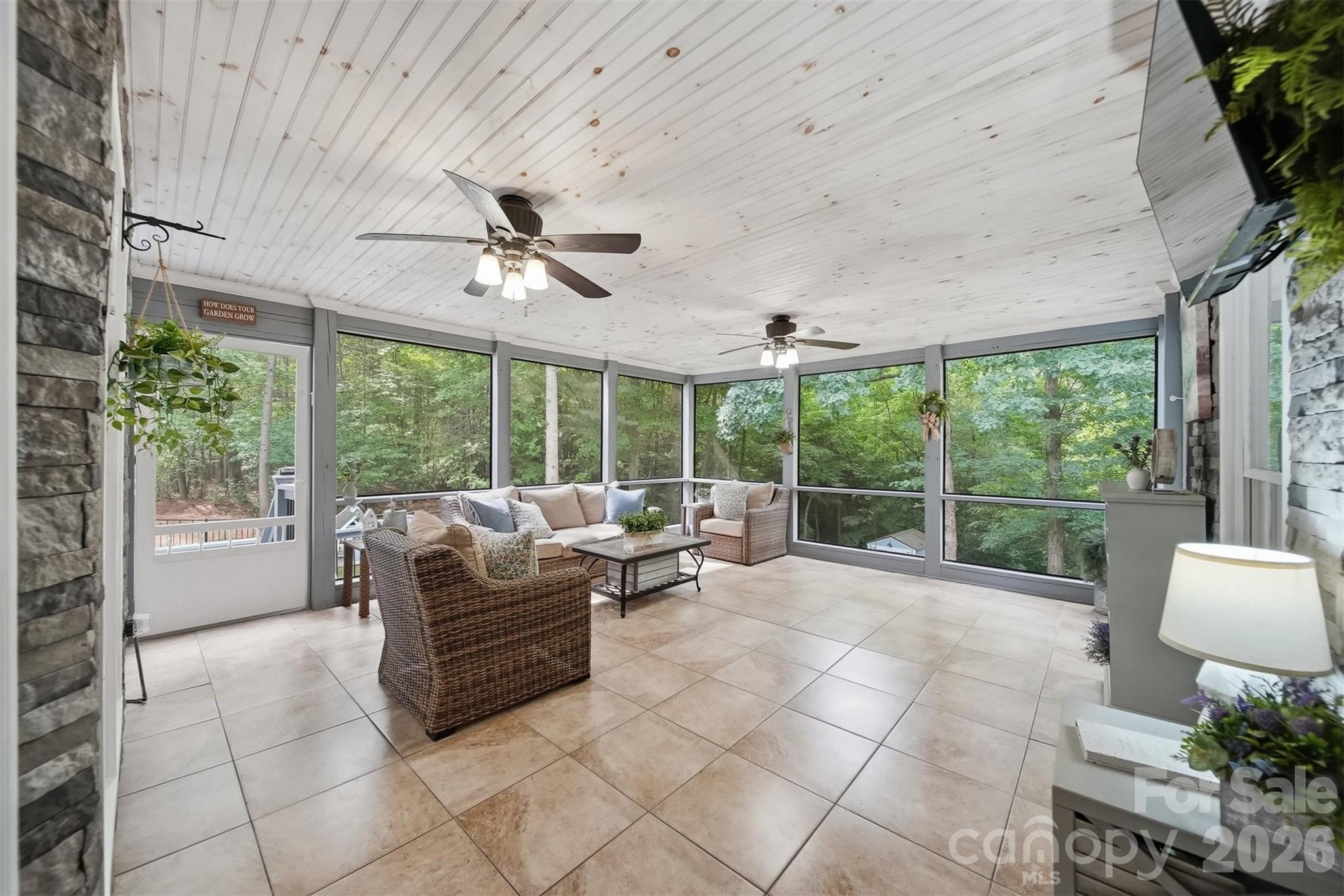 6253 Riviera Run Estates Drive — Hickory
