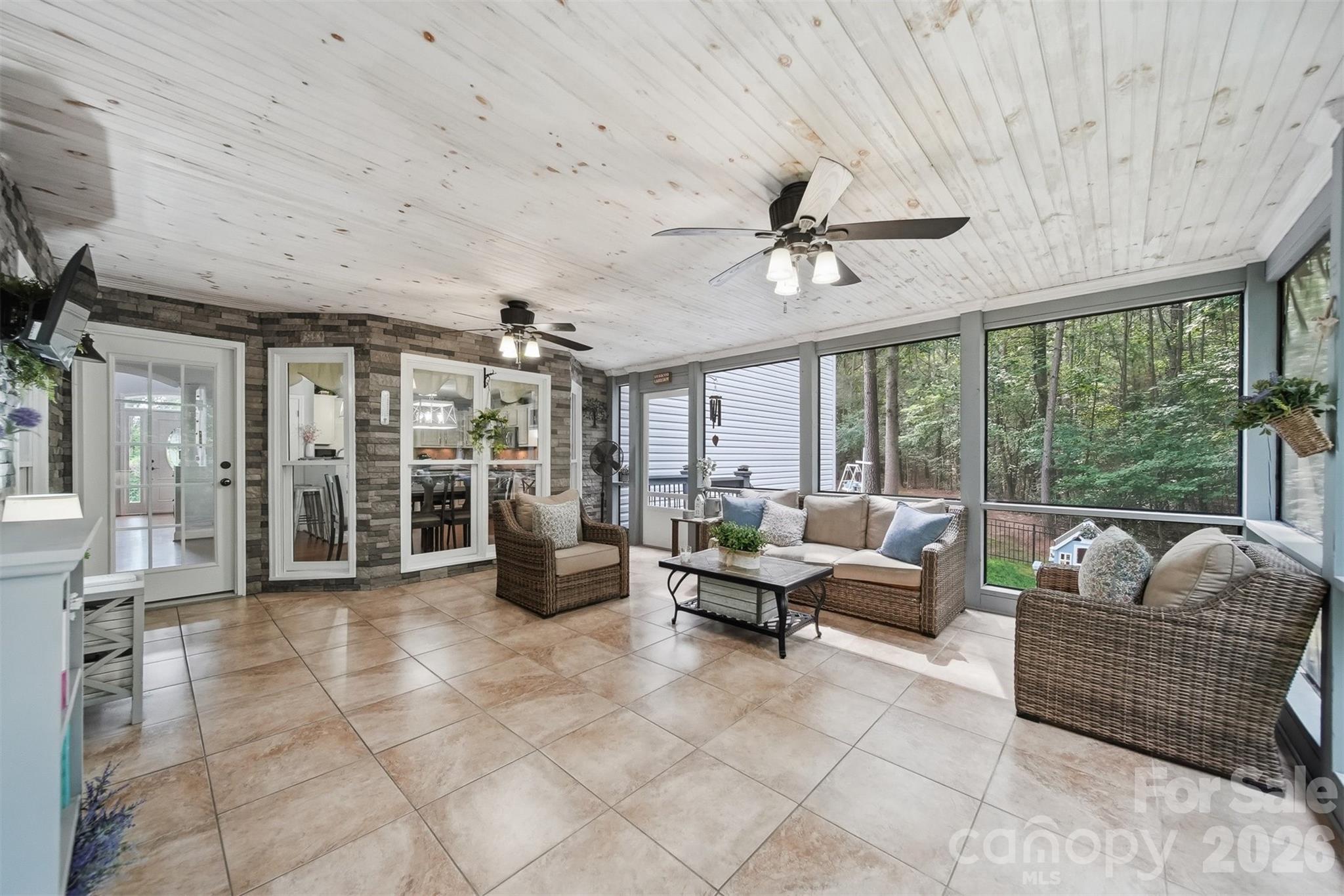 6253 Riviera Run Estates Drive — Hickory