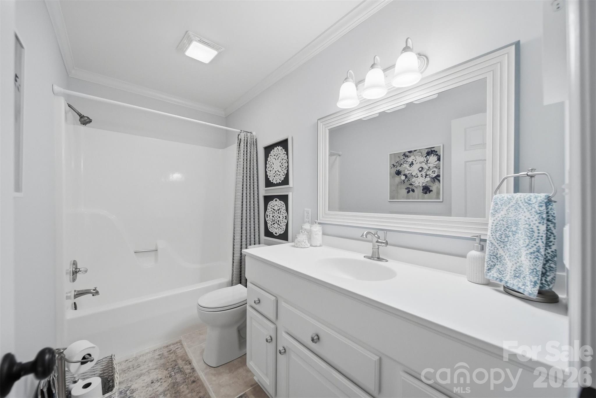 6253 Riviera Run Estates Drive — Hickory