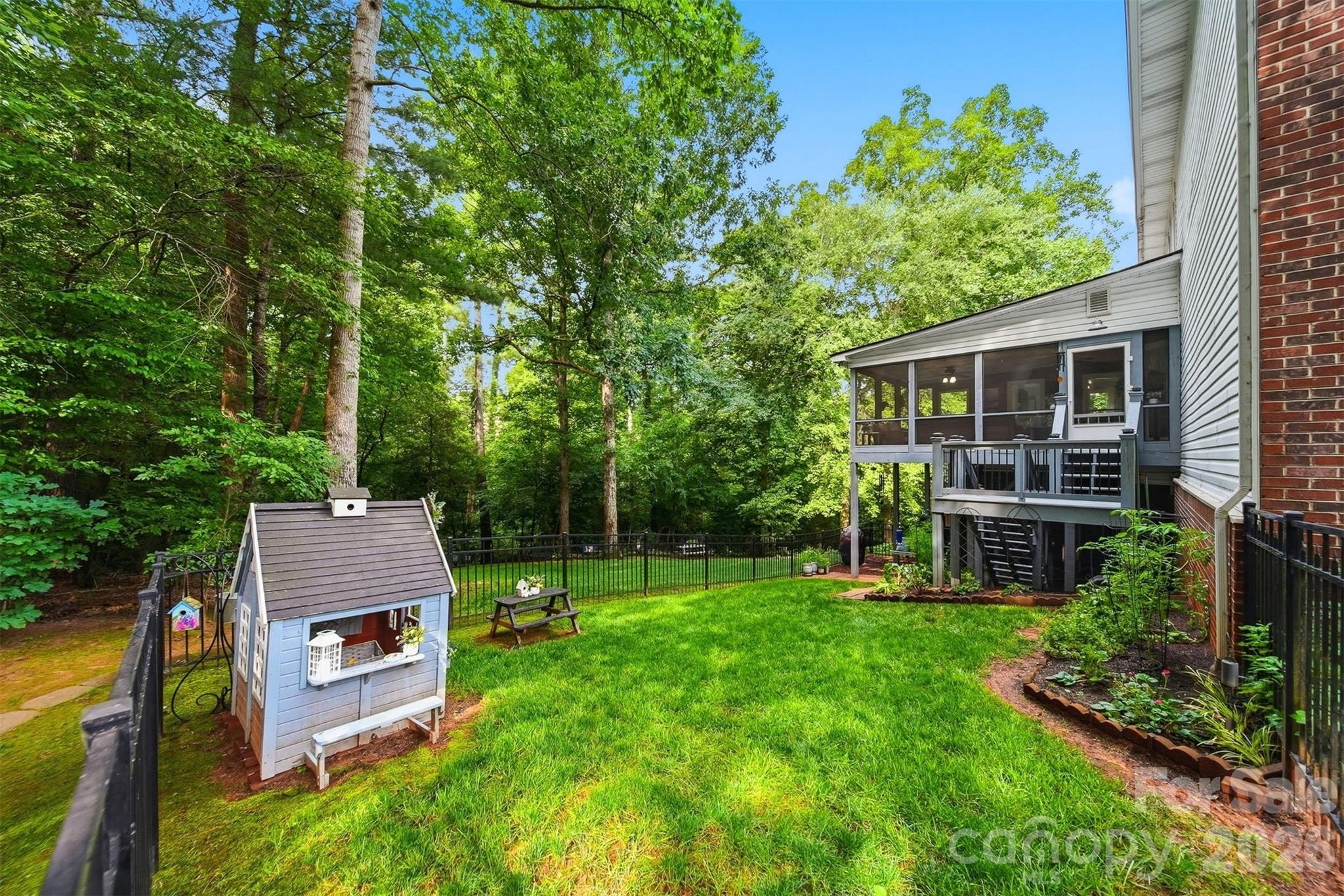 6253 Riviera Run Estates Drive — Hickory