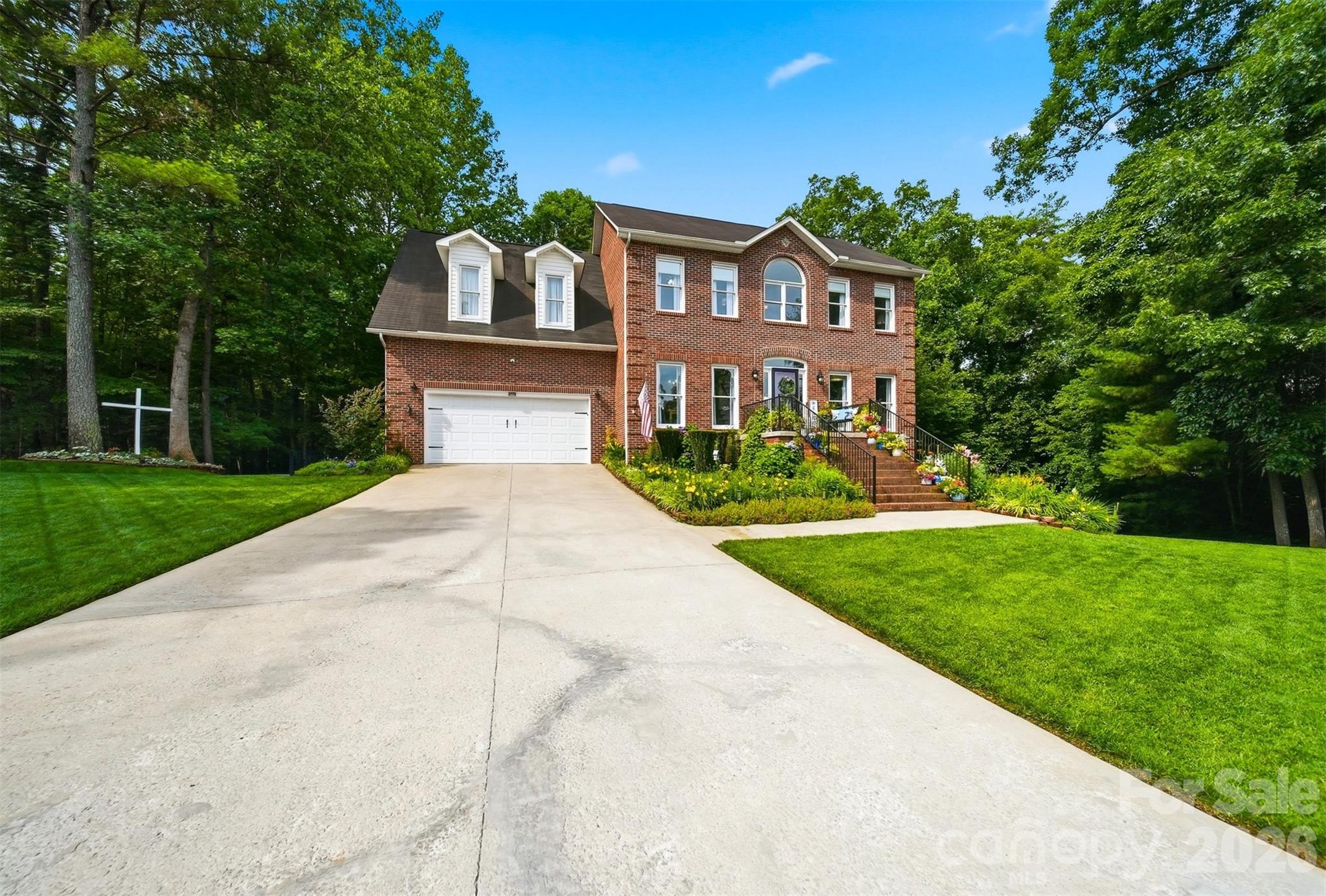 6253 Riviera Run Estates Drive — Hickory