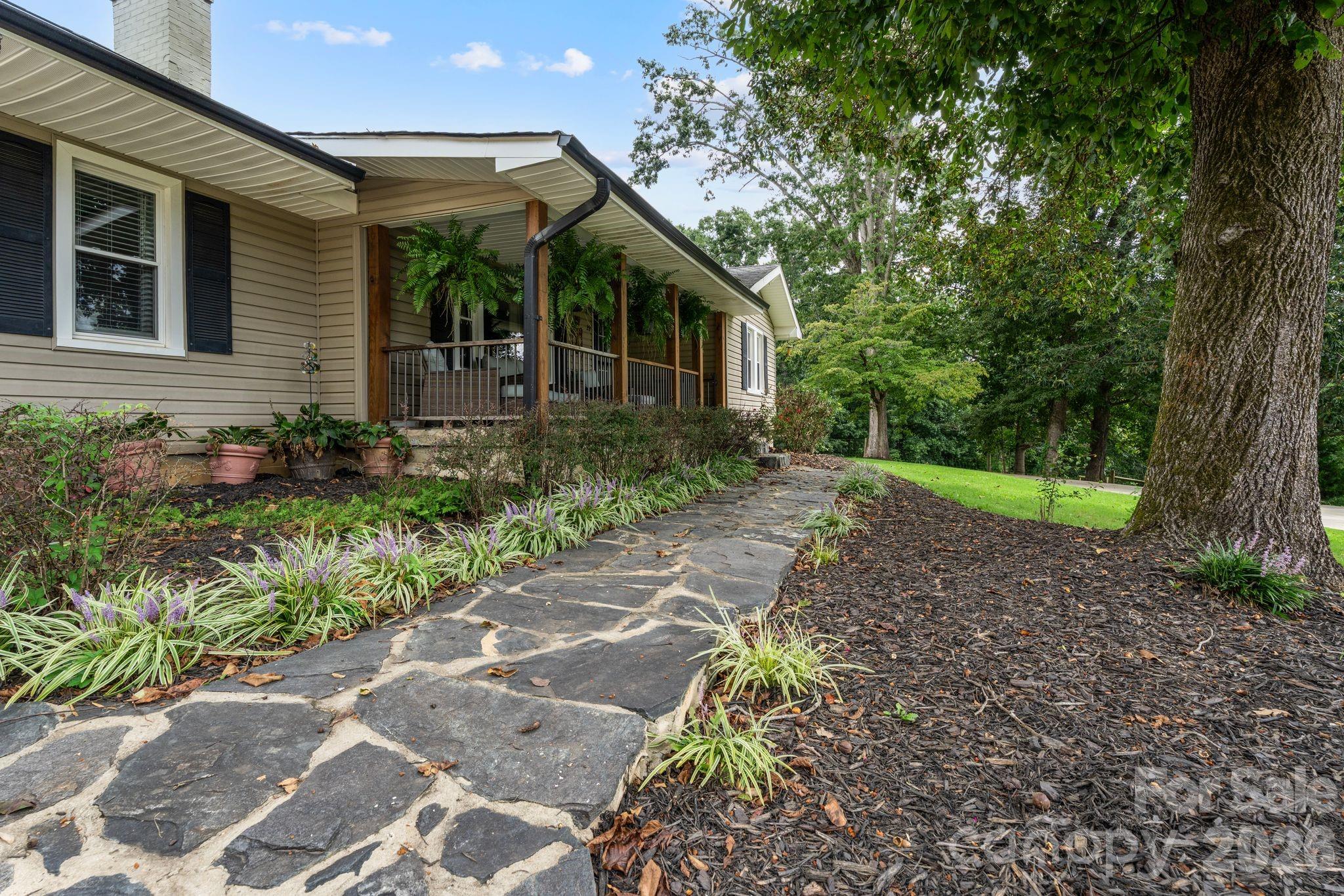 29 Pleasant Hill Road — Marion