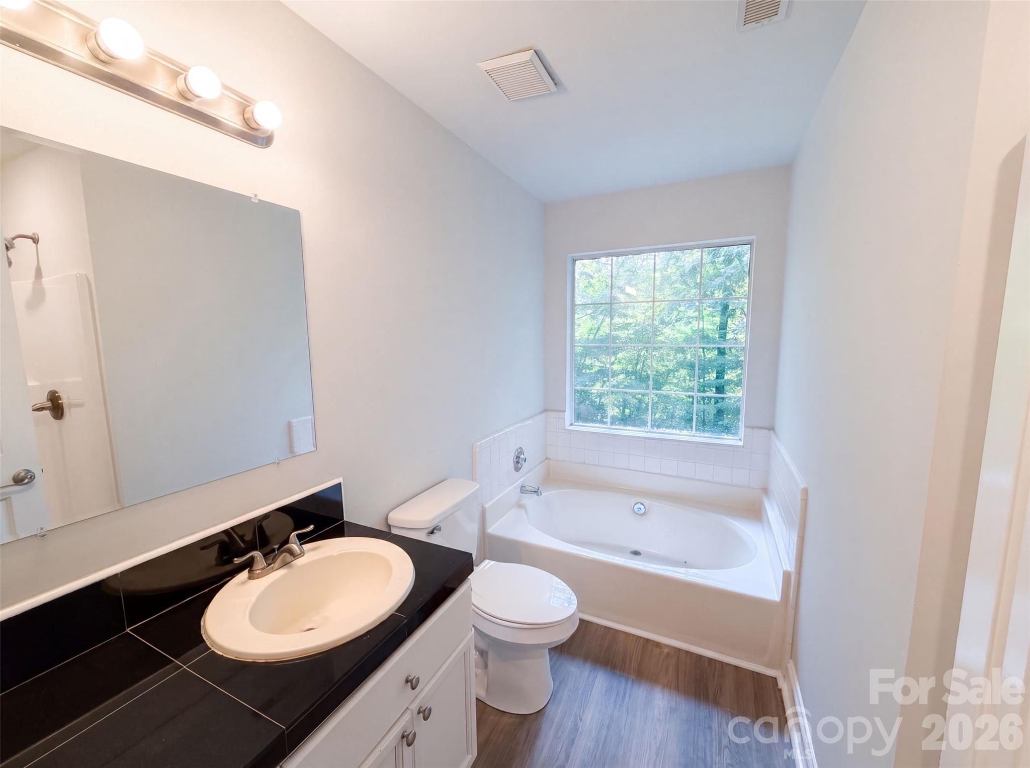 1604 Rocky Glen Lane — Charlotte