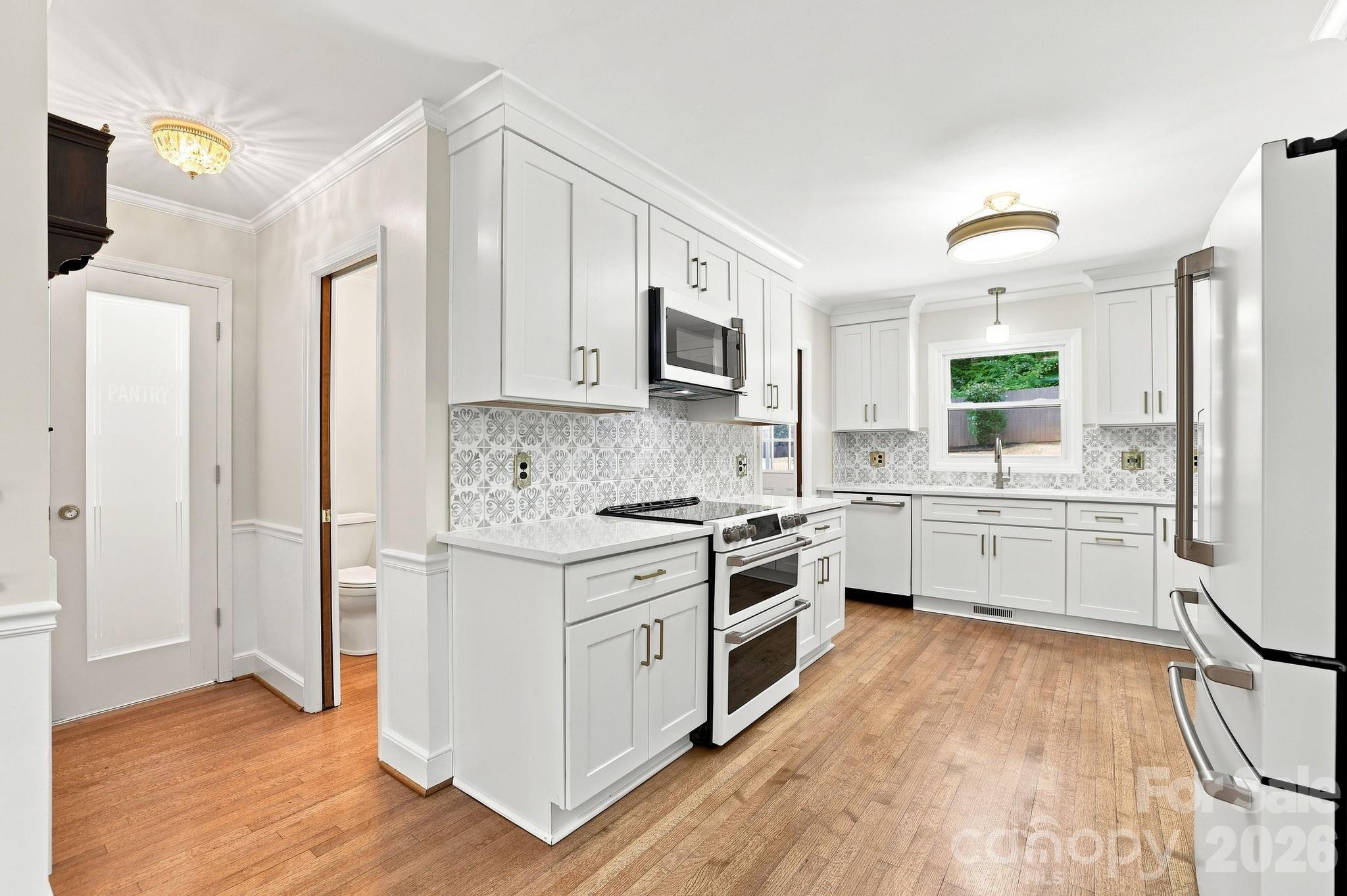514 Belwood Drive — Belmont