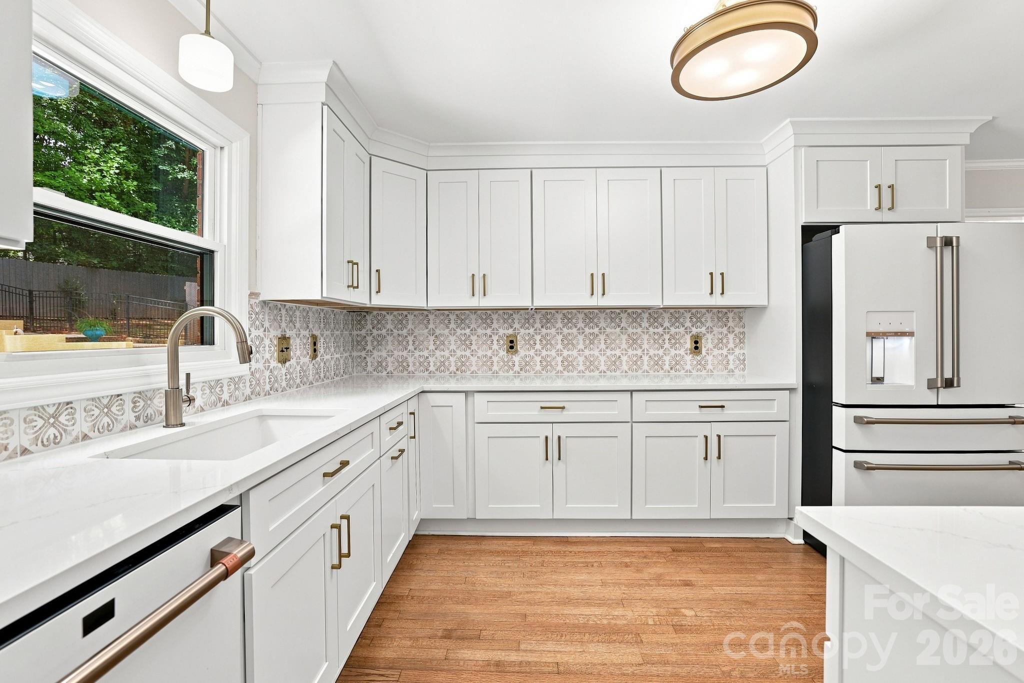 514 Belwood Drive — Belmont
