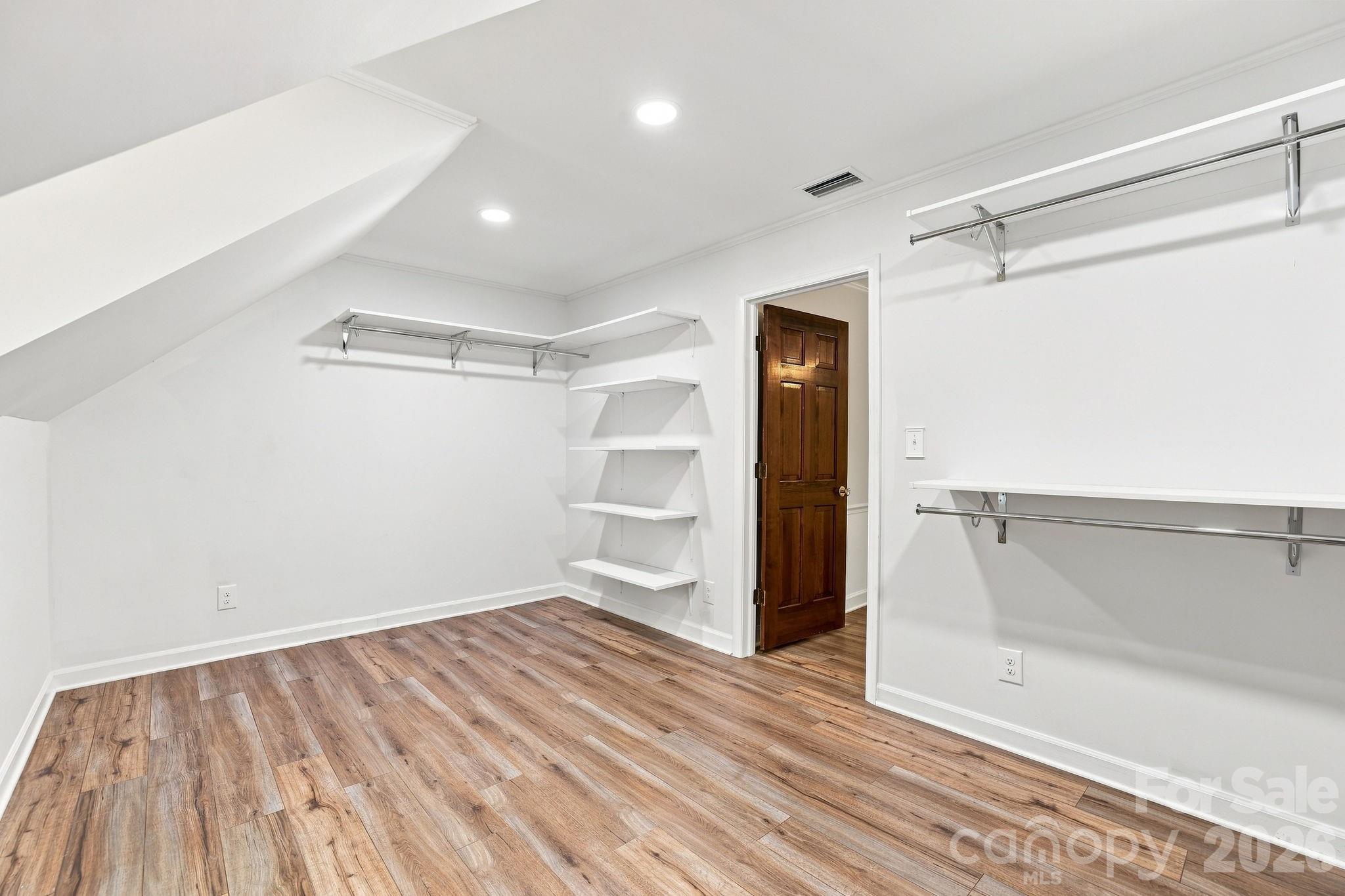 514 Belwood Drive — Belmont
