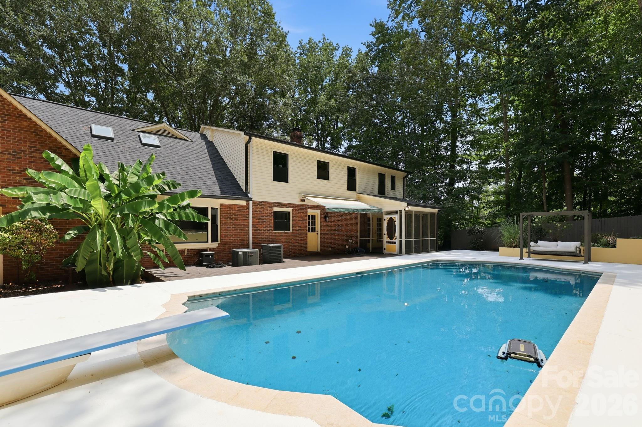 514 Belwood Drive — Belmont