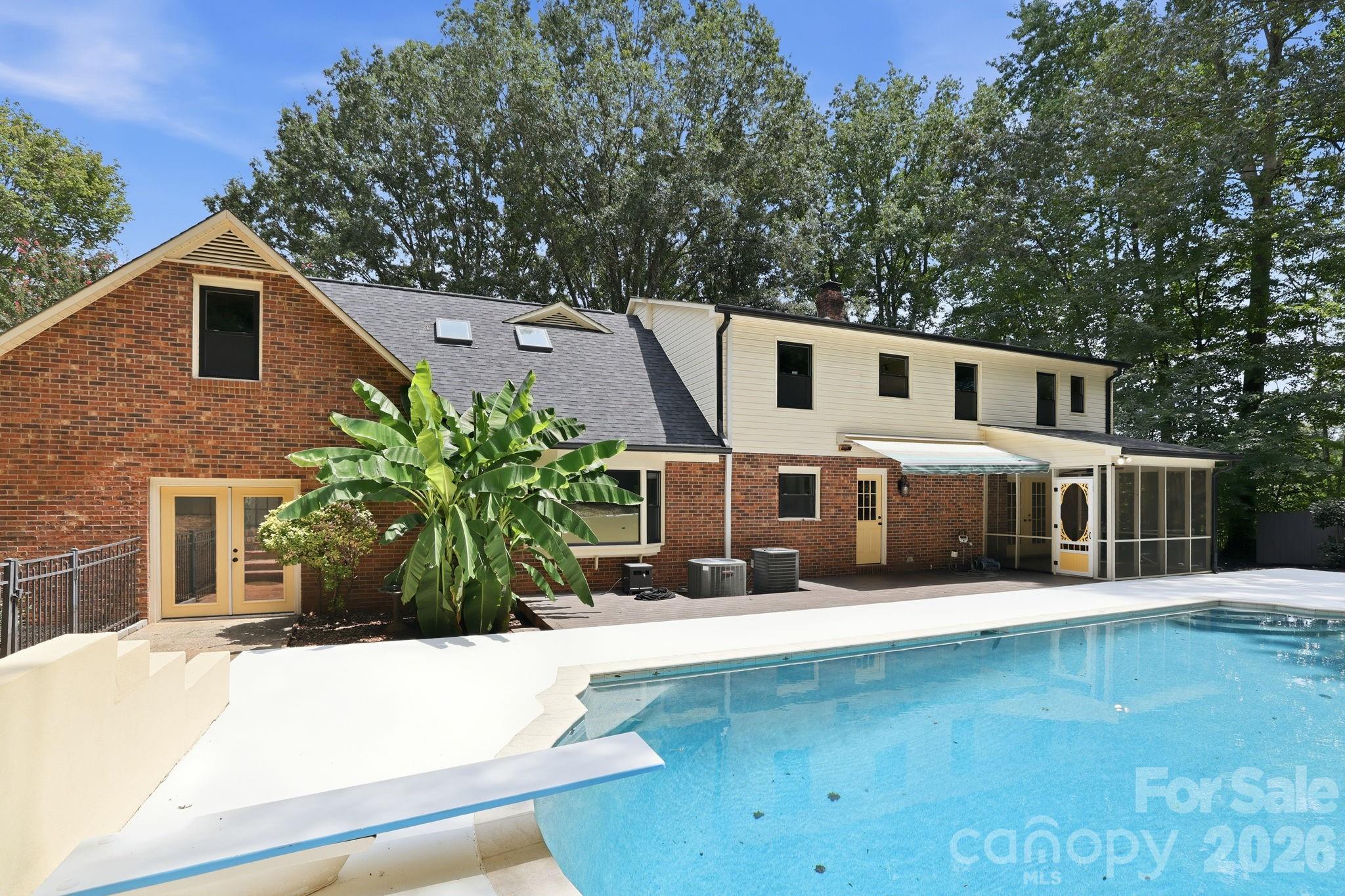 514 Belwood Drive — Belmont