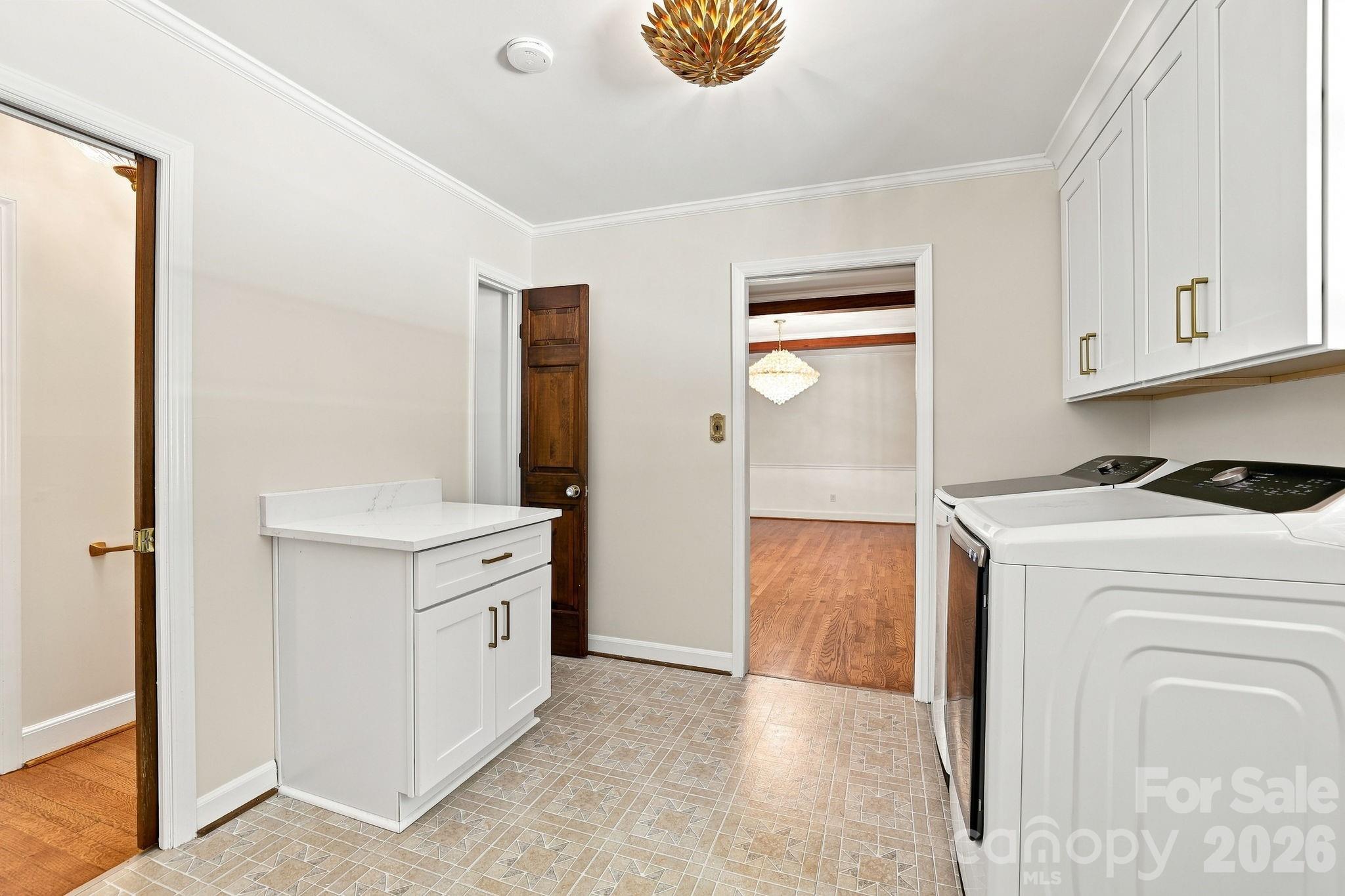 514 Belwood Drive — Belmont