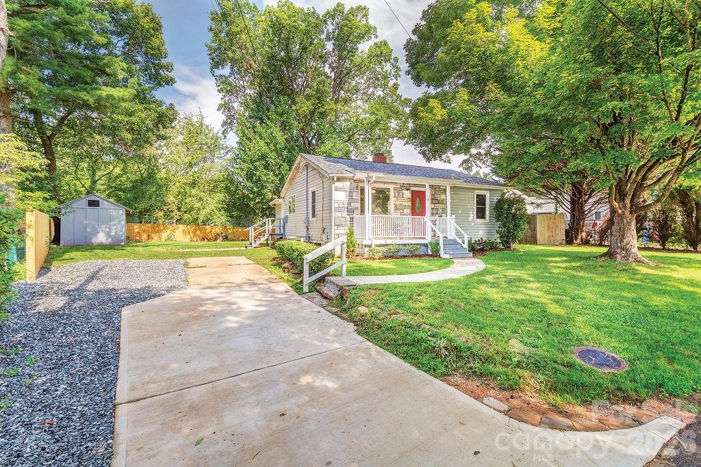 4 La Rue Street — Asheville