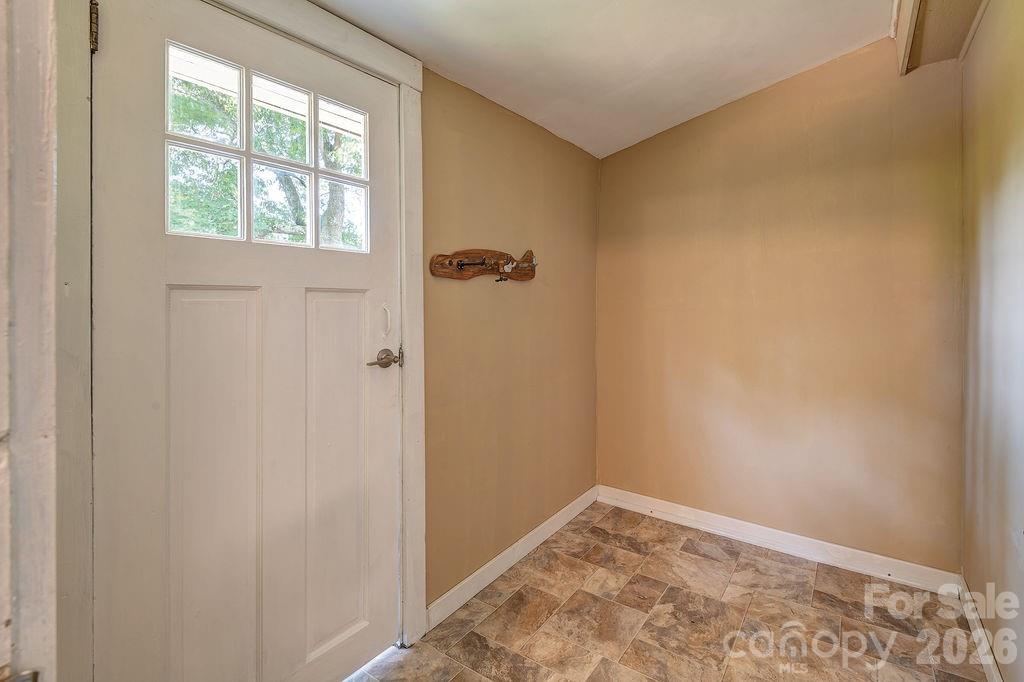 4 La Rue Street — Asheville