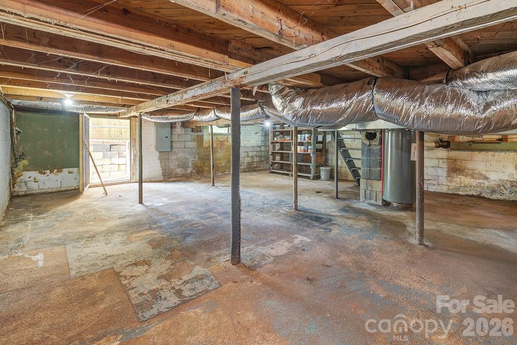 4 La Rue Street — Asheville