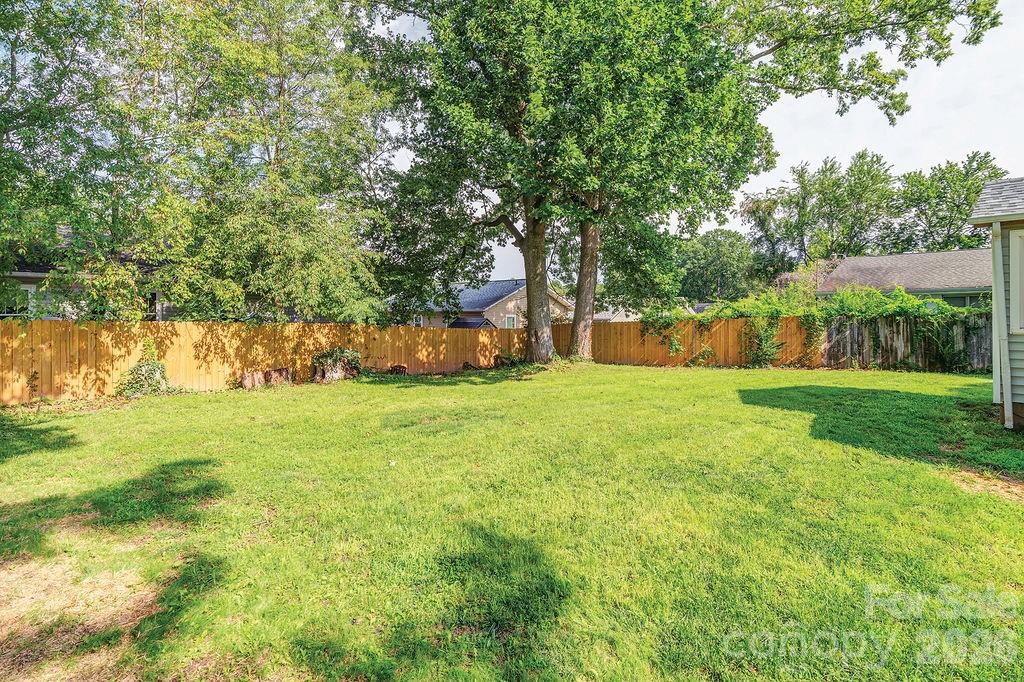 4 La Rue Street — Asheville