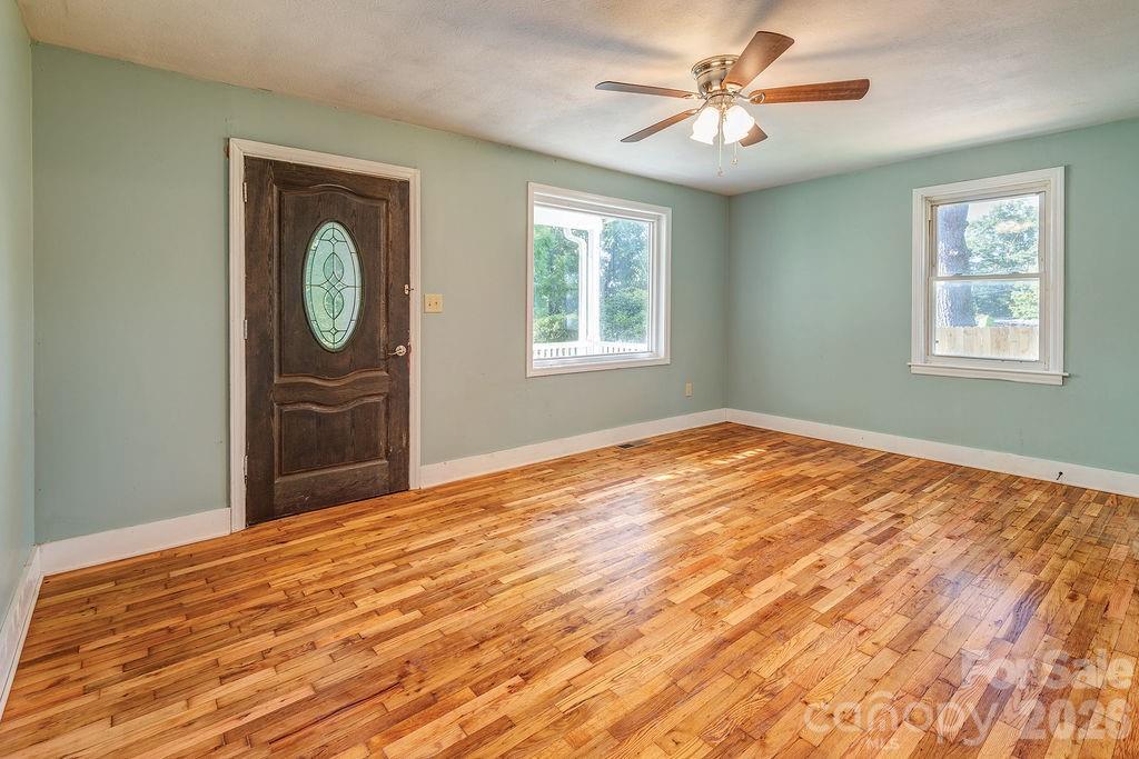 4 La Rue Street — Asheville