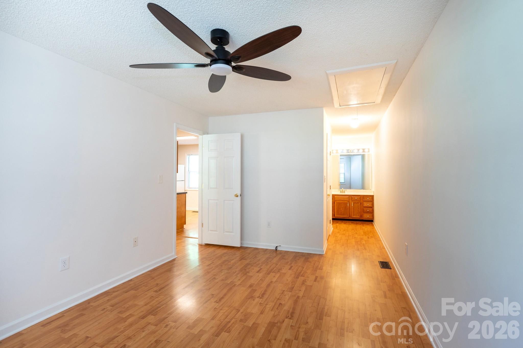 820 SE Clearview Court SE — Concord