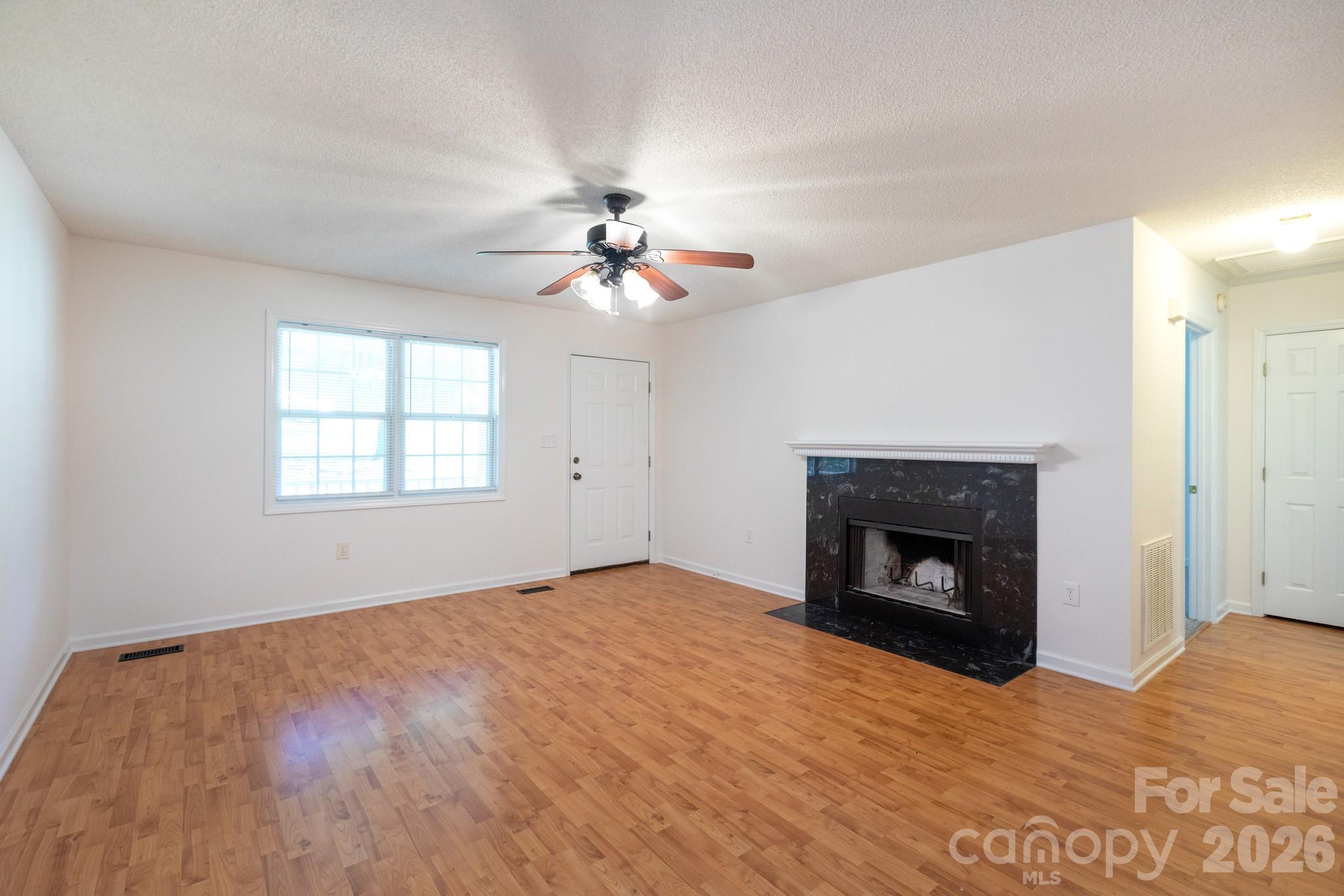 820 SE Clearview Court SE — Concord