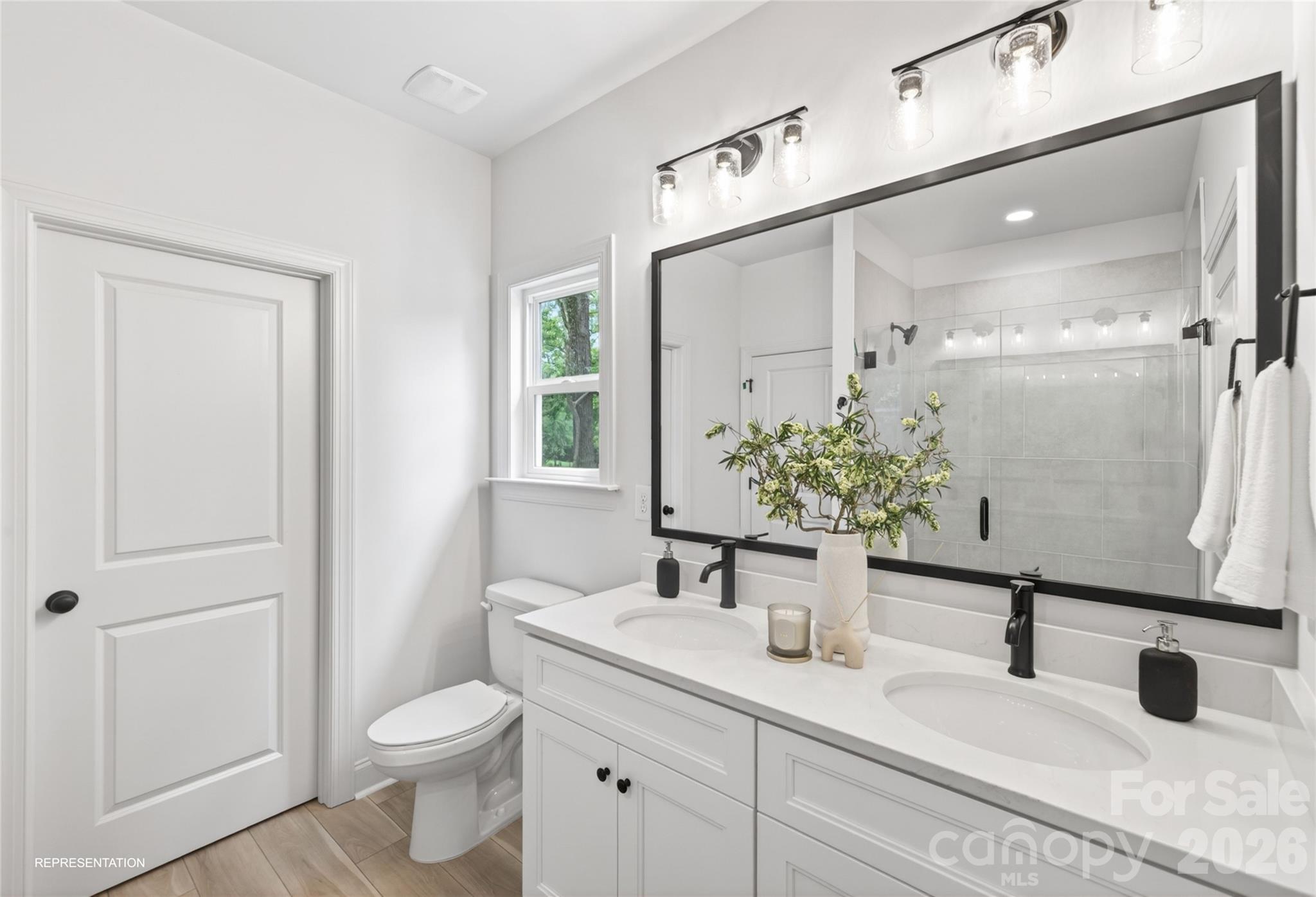 9006 Pinenoll Lane — Charlotte