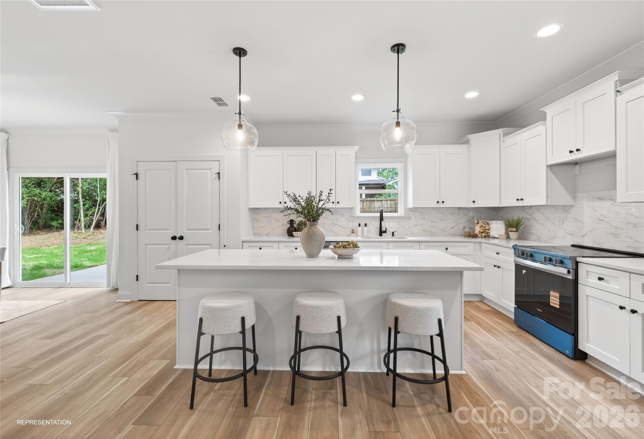 9006 Pinenoll Lane — Charlotte