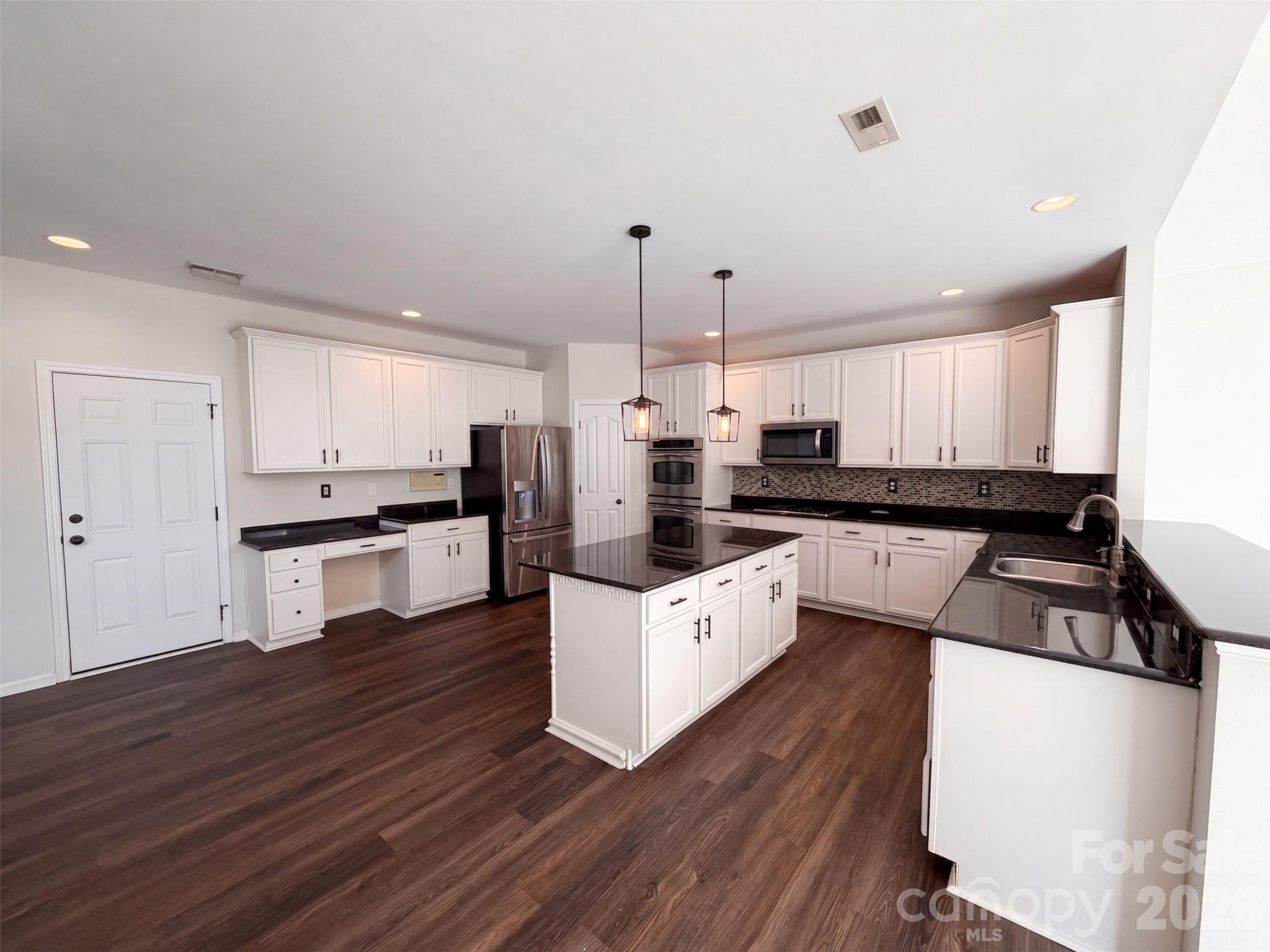 821 Pinkney Place — Stanley