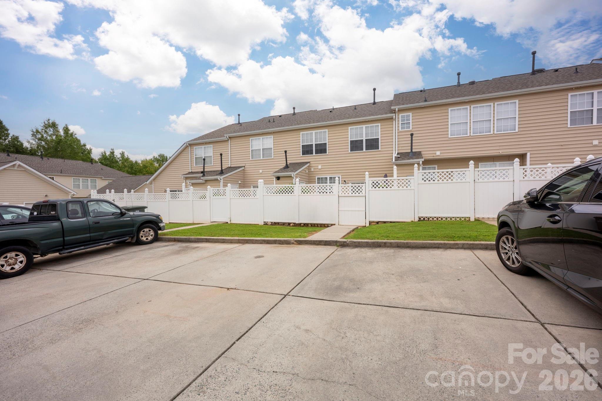 8008 Willow Branch Drive — Waxhaw