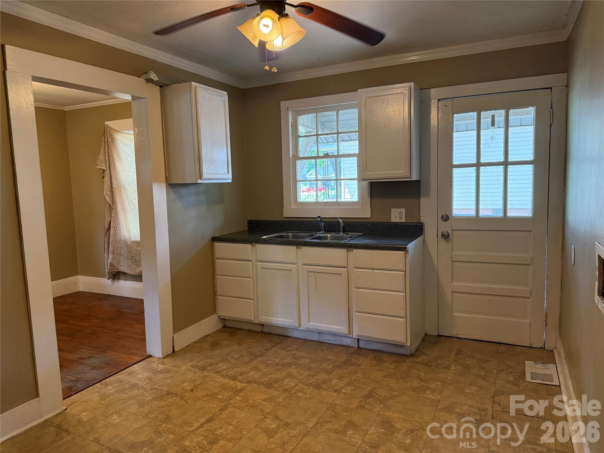 610 E 4th Avenue — Gastonia