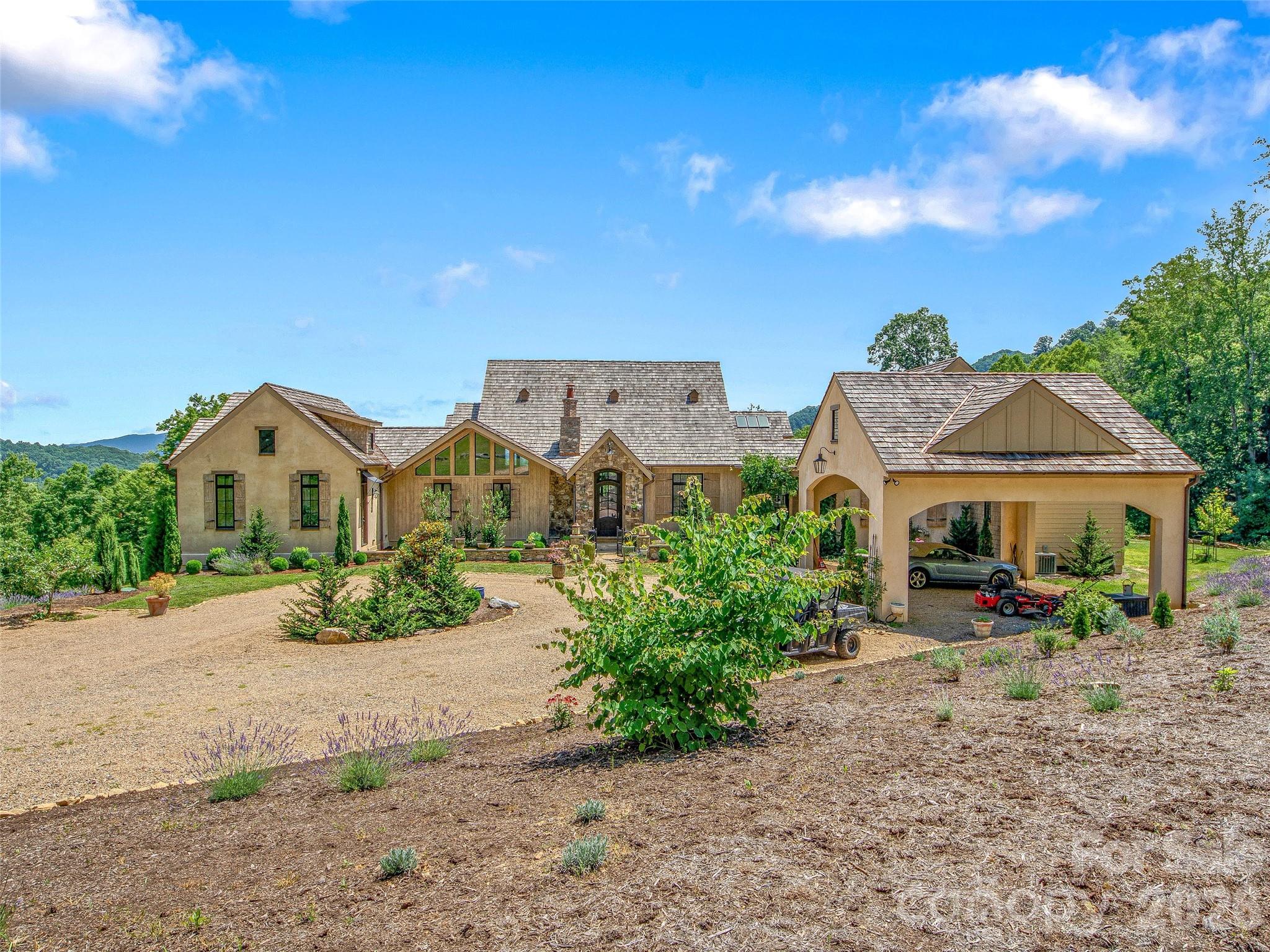 384 Doan Town Road — Burnsville