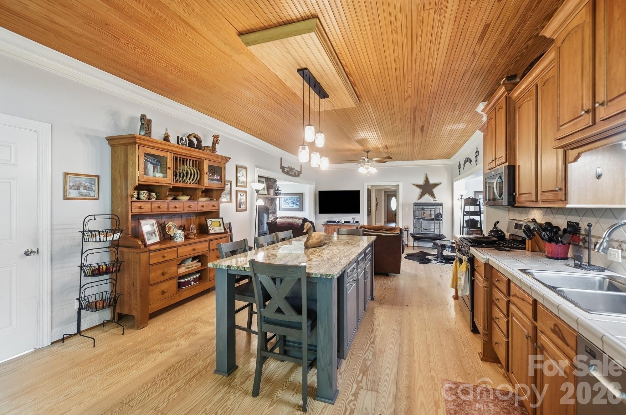 176 Meek Road — Gastonia