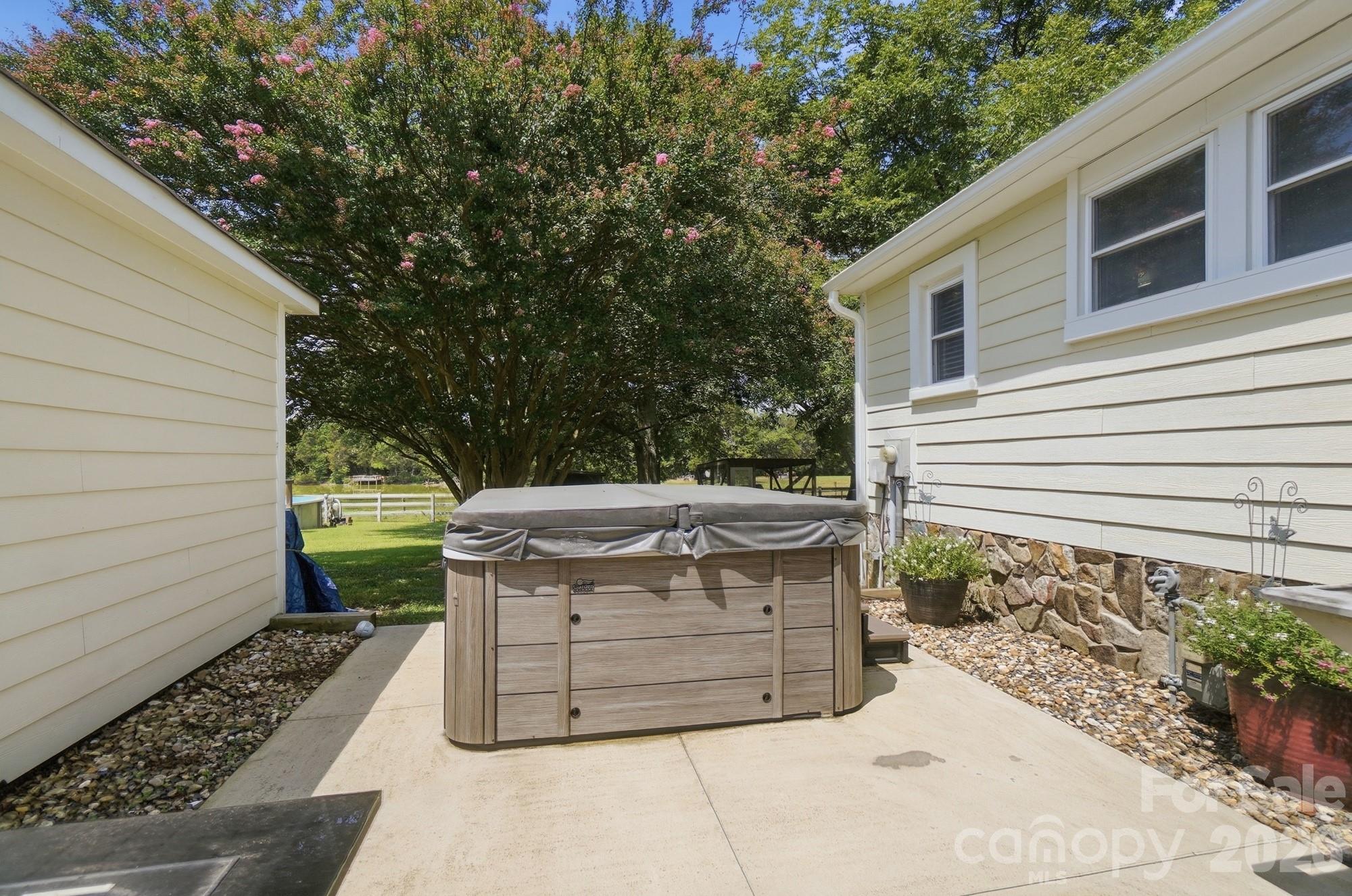 176 Meek Road — Gastonia